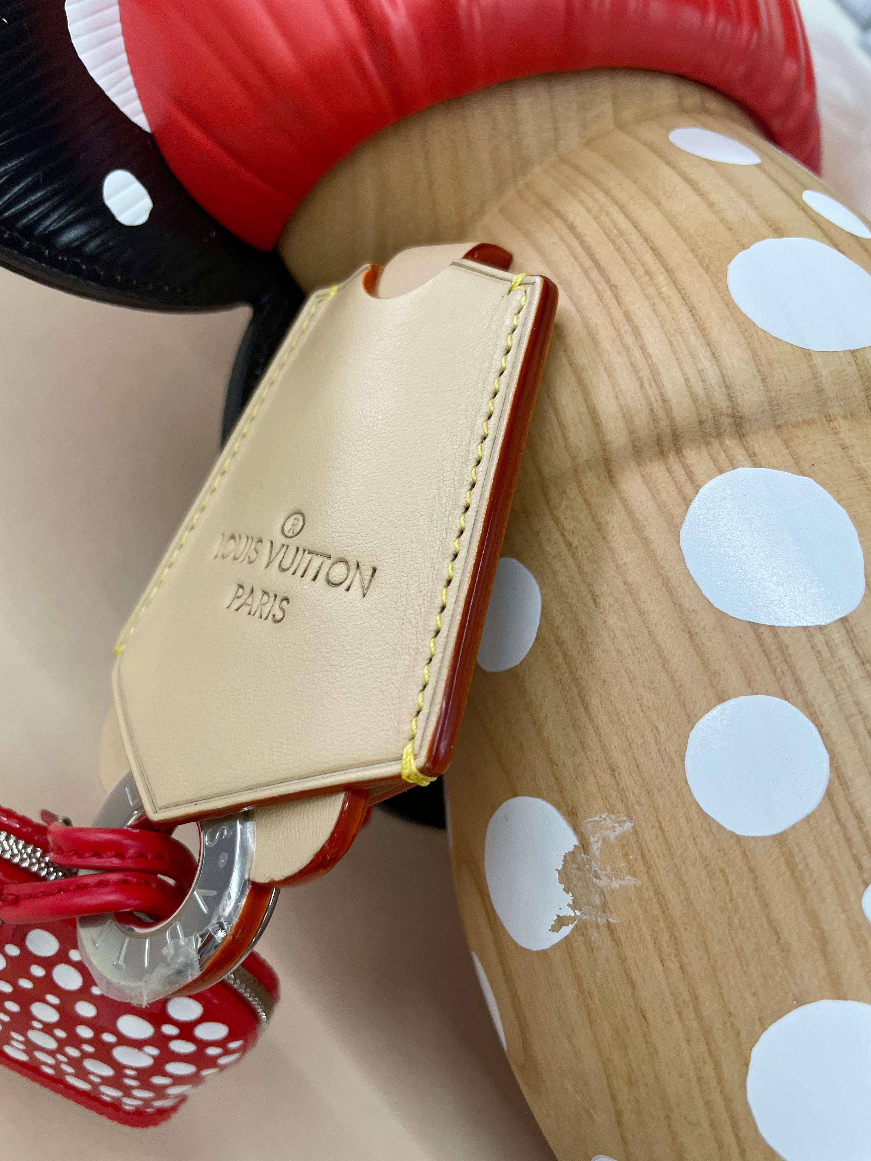 Infinity Dots Vivienne Giant by Louis Vuitton x Yayoi Kusama 3