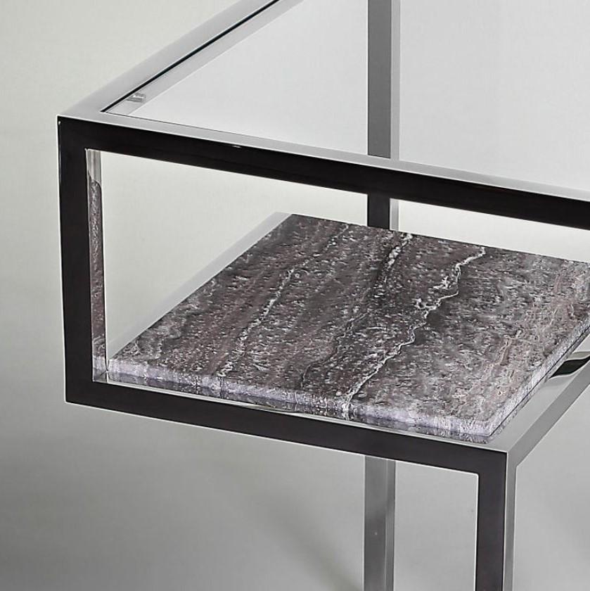 De la ligne Infinity, pour compléter le design unique et la transparence de la table basse.
Par Georges Amatoury Studio, 2014.