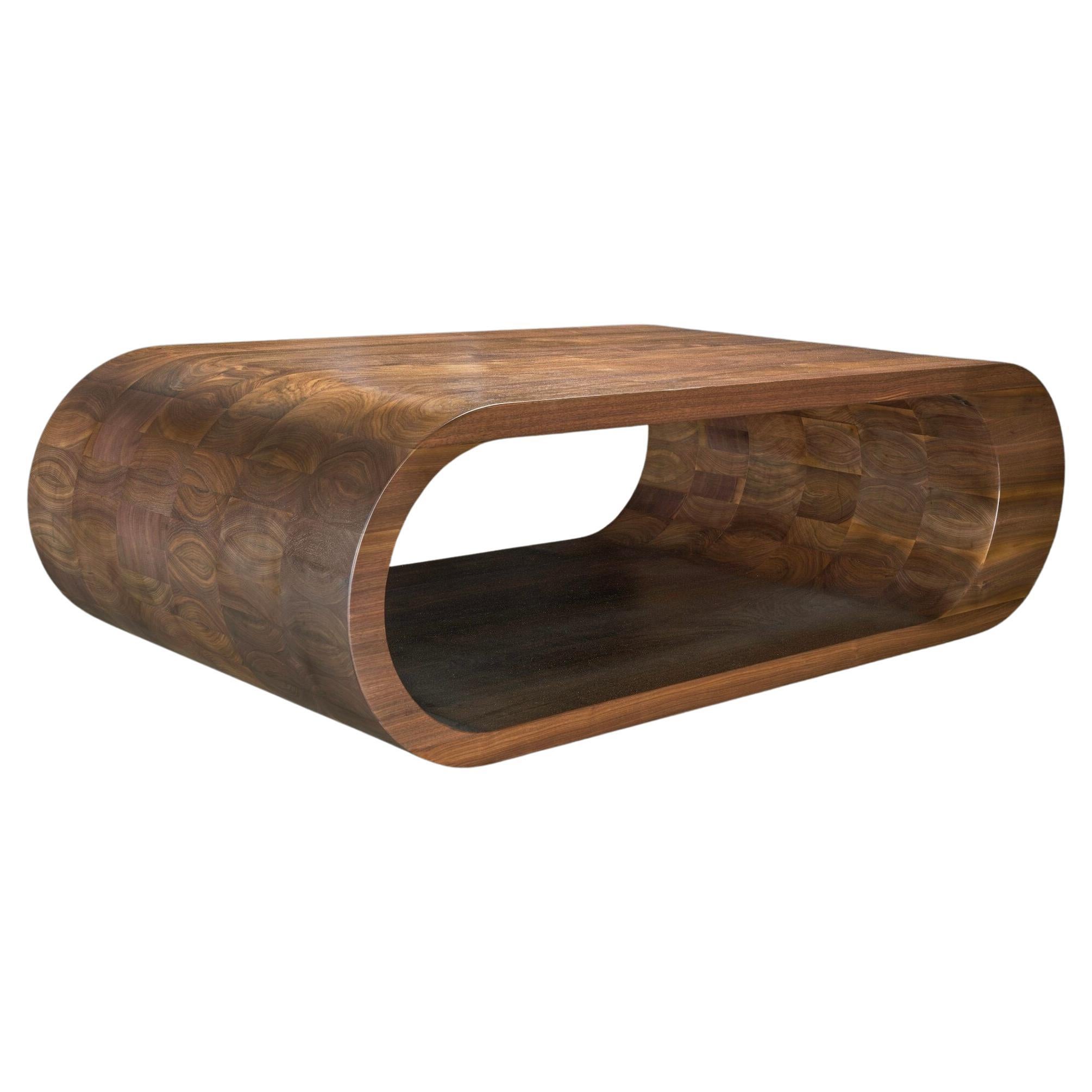 Infinity - Table basse en noyer massif en vente