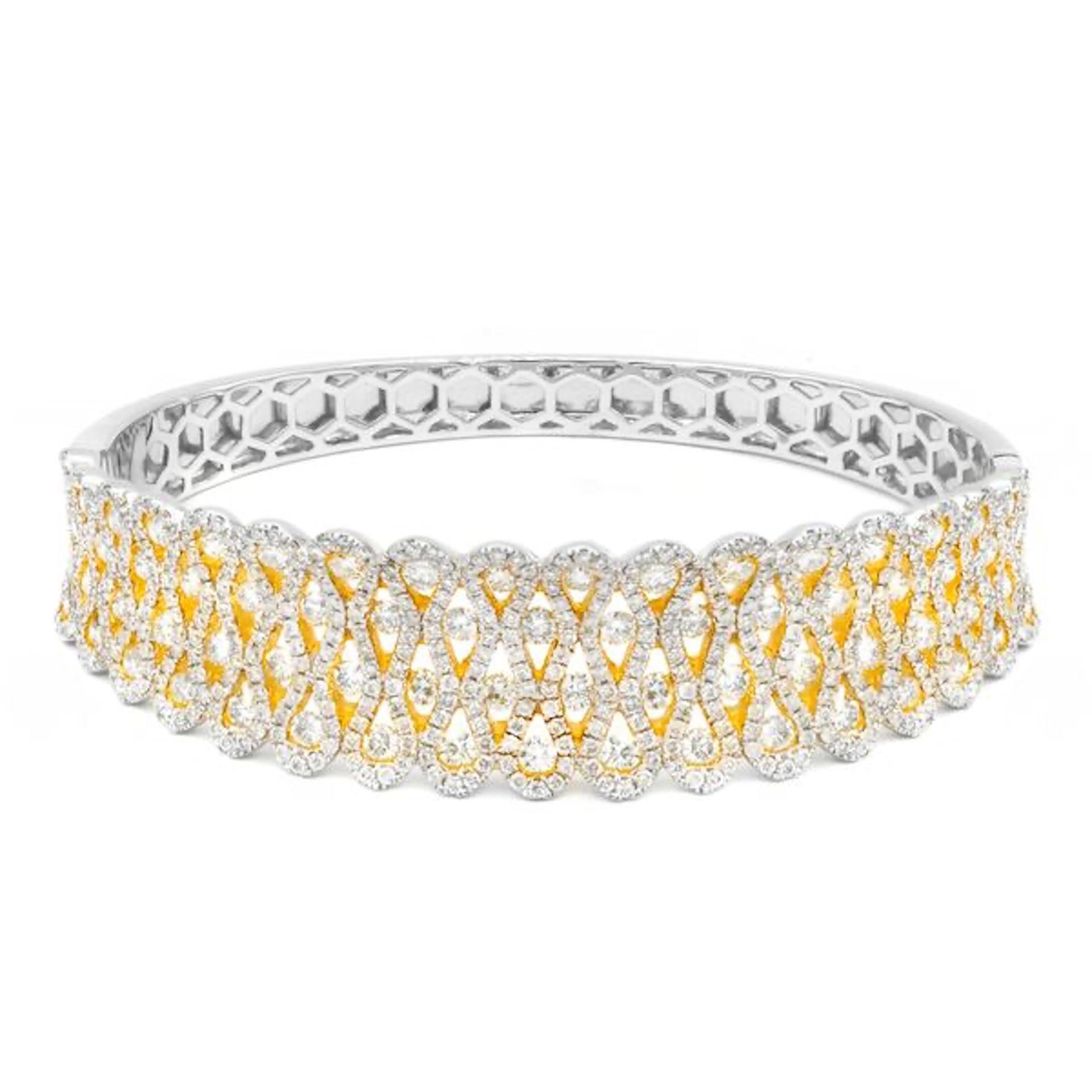 Taille ronde Bracelet jonc Infinity Swirl en or blanc et jaune en vente
