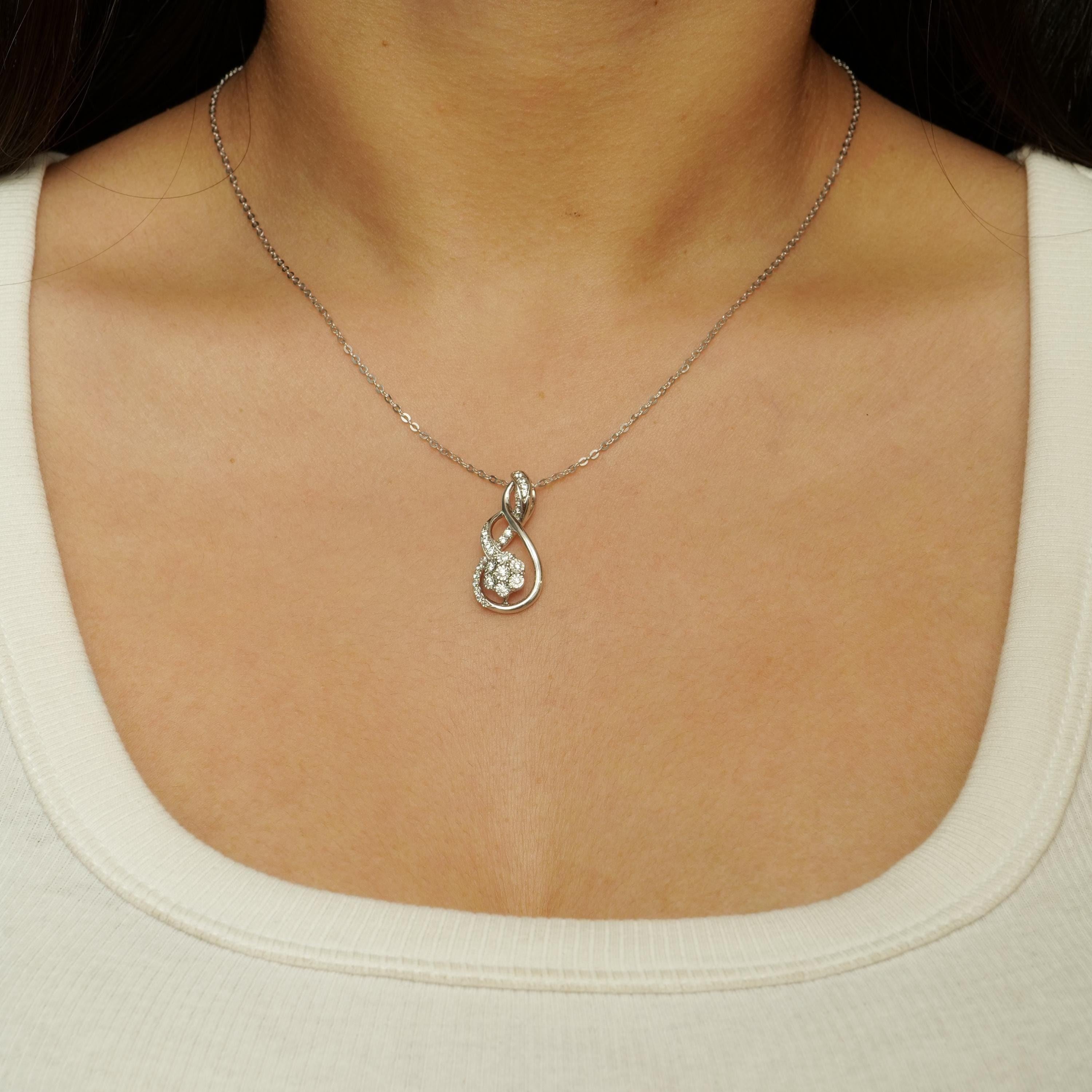 Art déco Collier pendentif diamant Infinity Swirl en or massif 14K (certifié) en vente