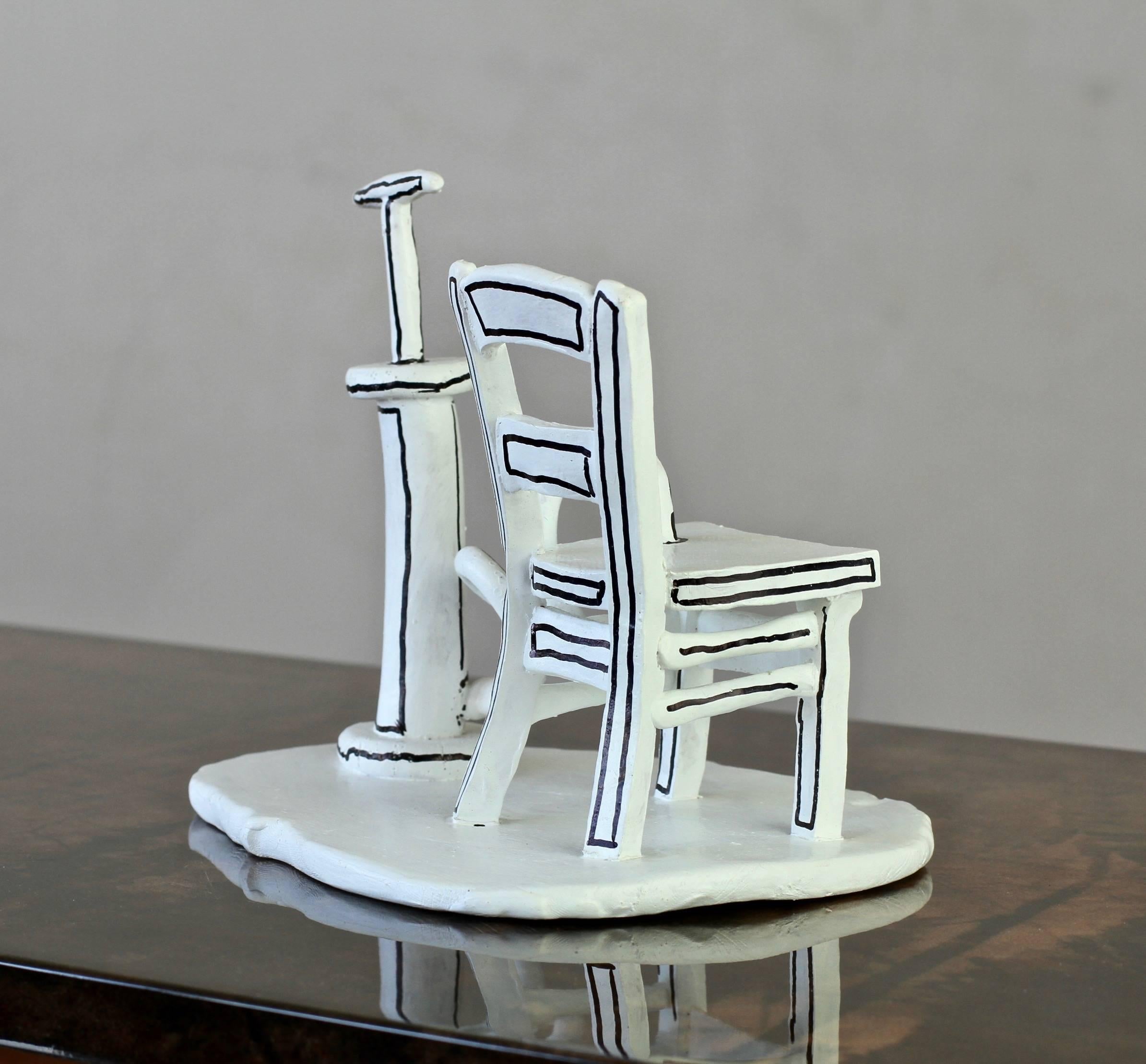 Whimsical Black & White 'Inflatable Chair' Art Studio Pottery  im Zustand „Gut“ in Landau an der Isar, Bayern