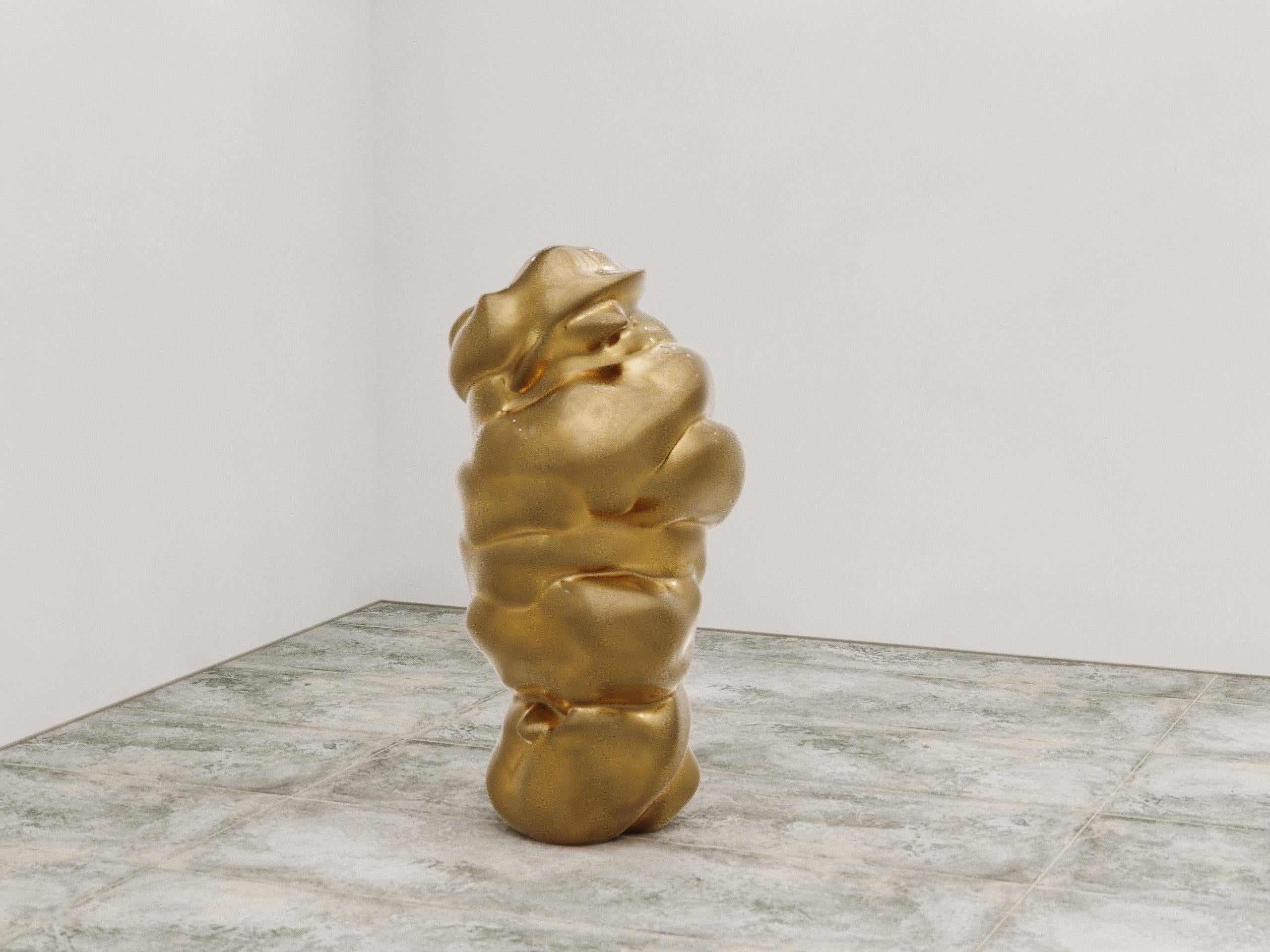 Scultura Inflated Form 01 di Kris Lamba Studio
Dimensioni: L. 30 x P. 33 x H. 62 cm
Materiali: Bronzo lucido con patina.
Peso: 30 kg.

Kris Lamba è nata a Londra nel 1984. Crea sculture di grandi e piccole dimensioni, dipinti e design da collezione