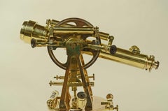 Ing. A. Salmoiraghi, Milan. Tachéomètre centésimal en laiton, n° 7886, fin du XIXe siècle