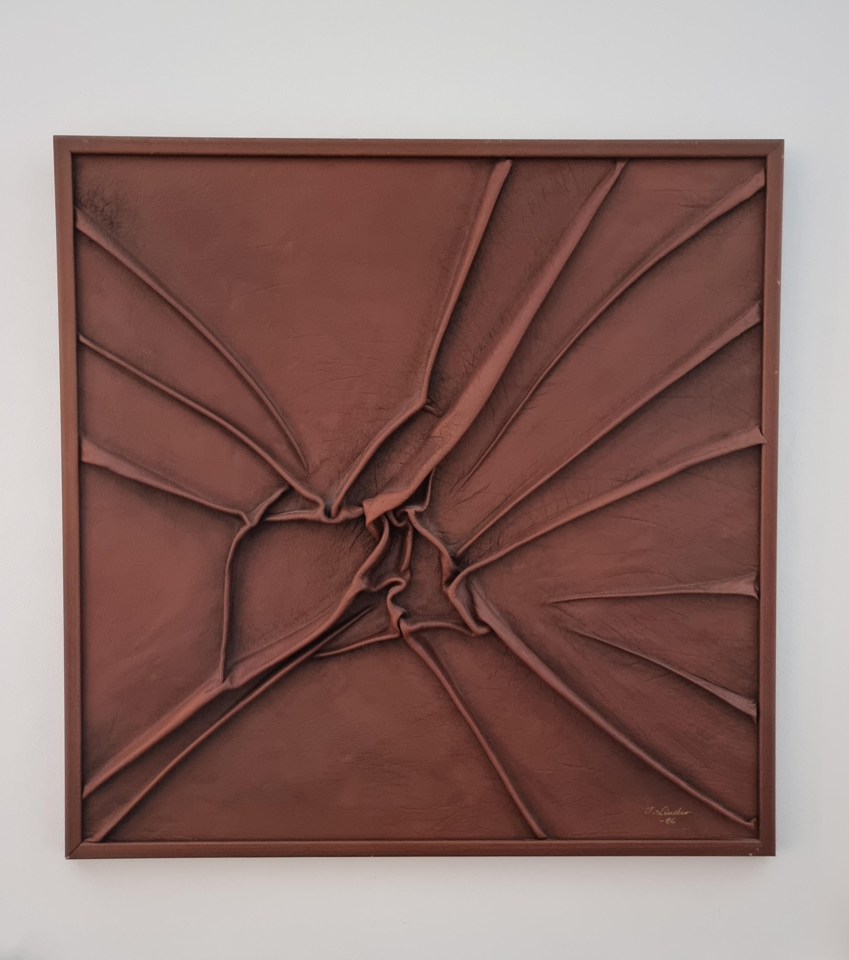 Abstract wall relief / art by Swedish artist Ing-Marie Linder. 

The folded leather creates warmth and depth. A unique, hand-made decorative work of art. 

Signed and dated -86. Additional information from exhibition a tergo. 

Please feel free to