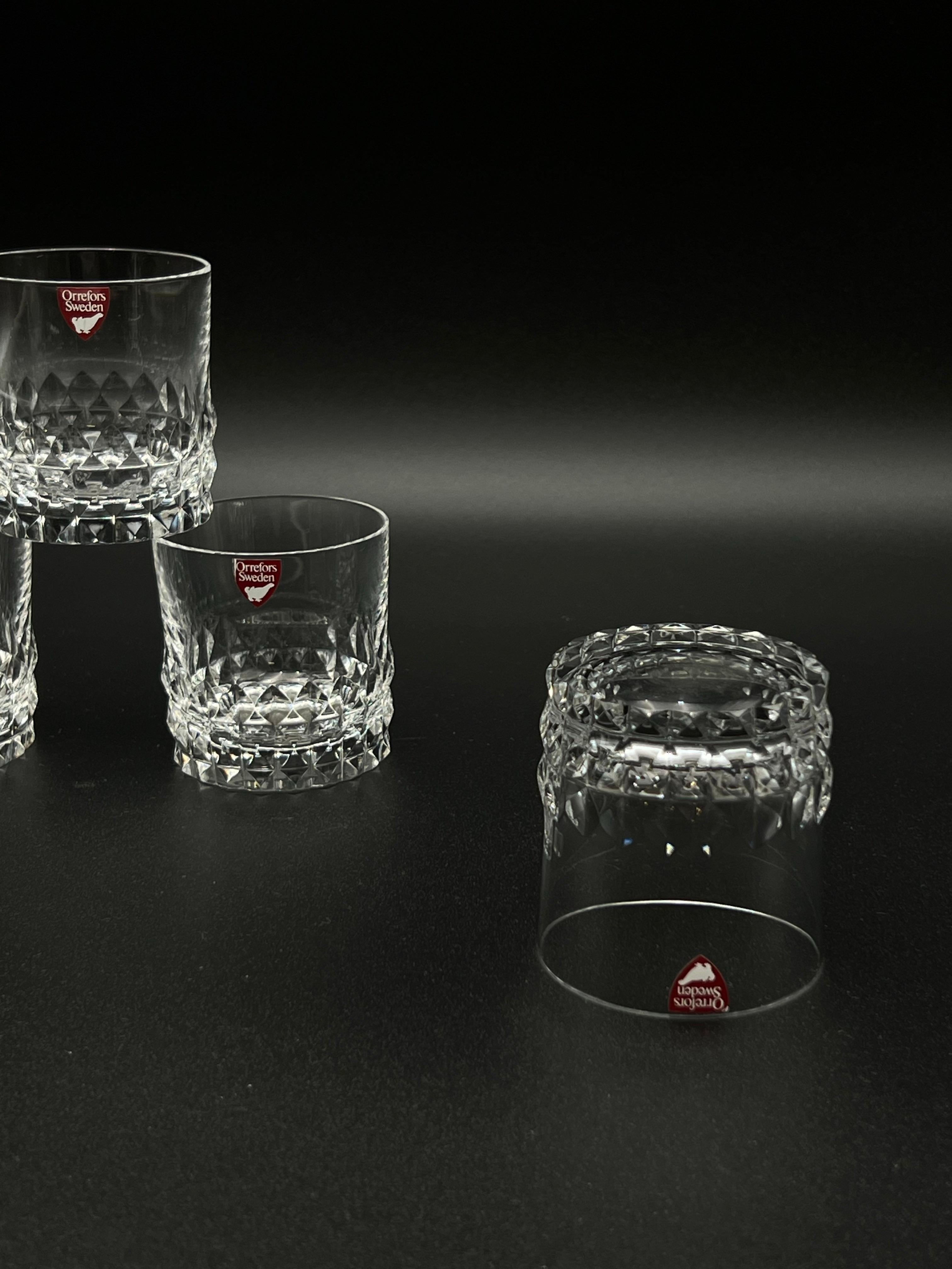 Ingeborg Lundin (1921-92) decantador de cristal firmado y 4 vasos de whisky en venta 2