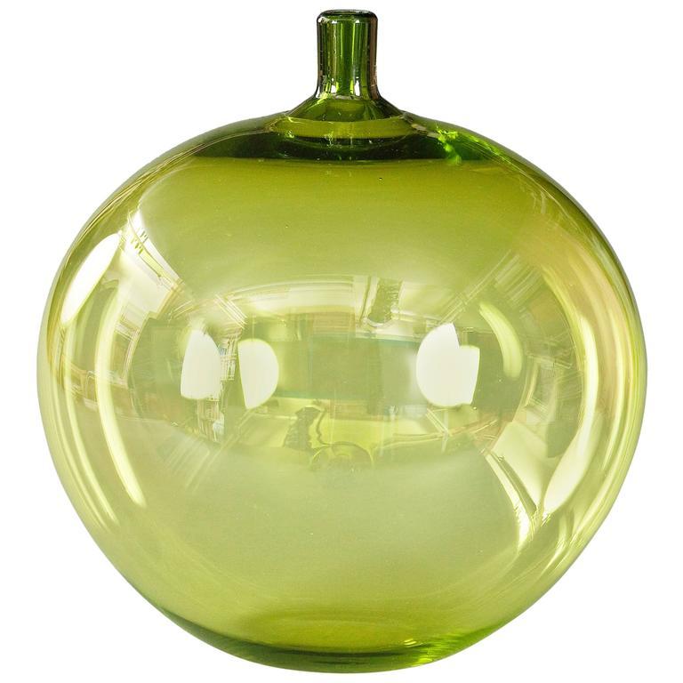 Ingeborg Lundin for Orrefors, Swedish Glass Apple Vase In Good Condition In New York, NY