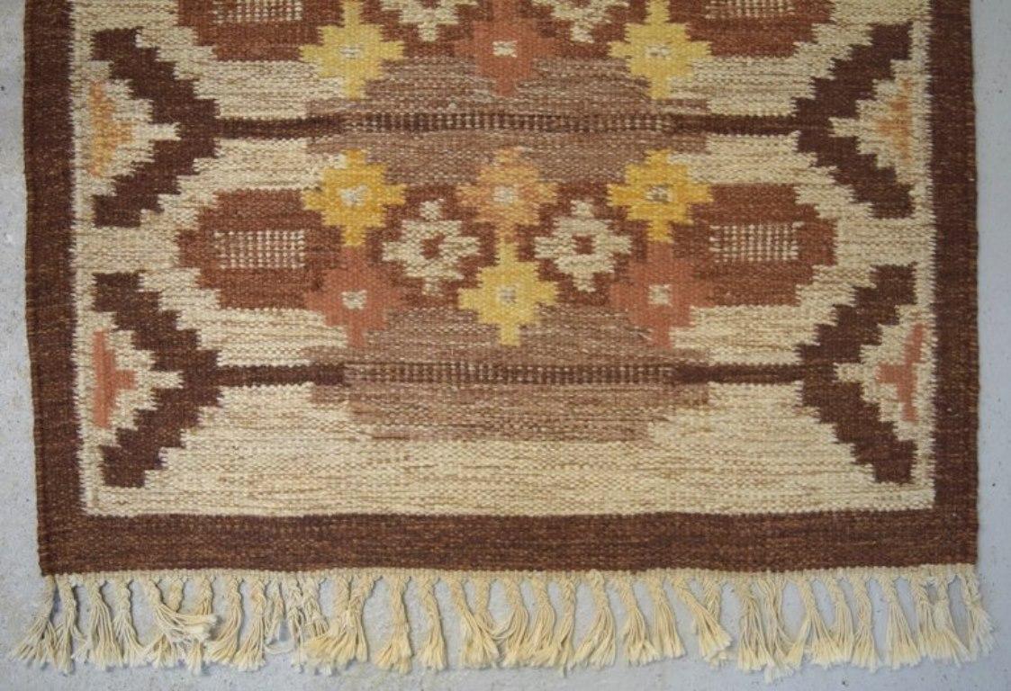 Ingegerd Silow für Rölakan, Schweden. Handgefertigter Rölakan-Teppich aus Wolle. (20. Jahrhundert) im Angebot