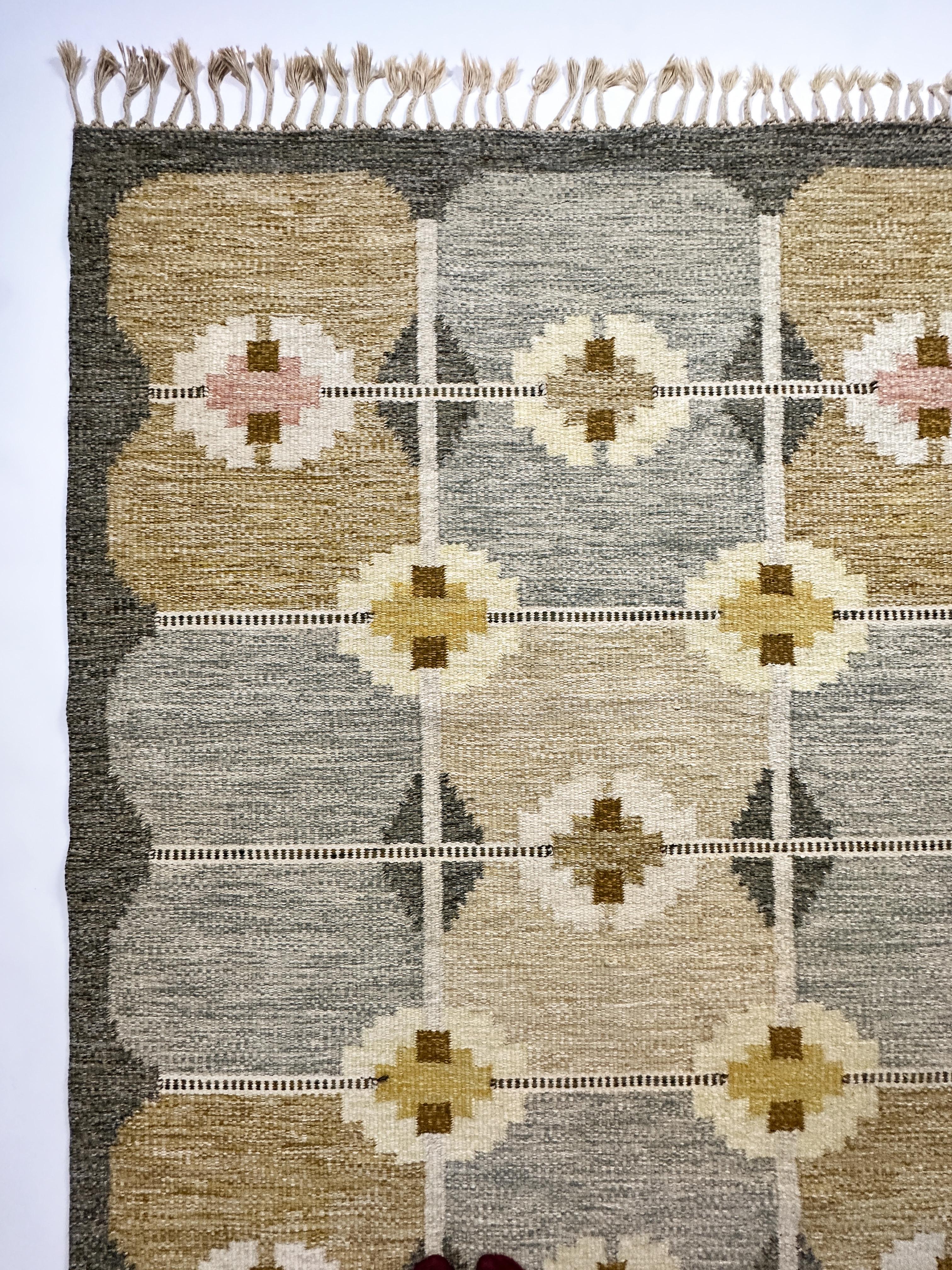 Mid-Century Modern Ingegerd Silow Rug Swedish Flat Weave Carpet Wool Geometric Röllakan 1960s