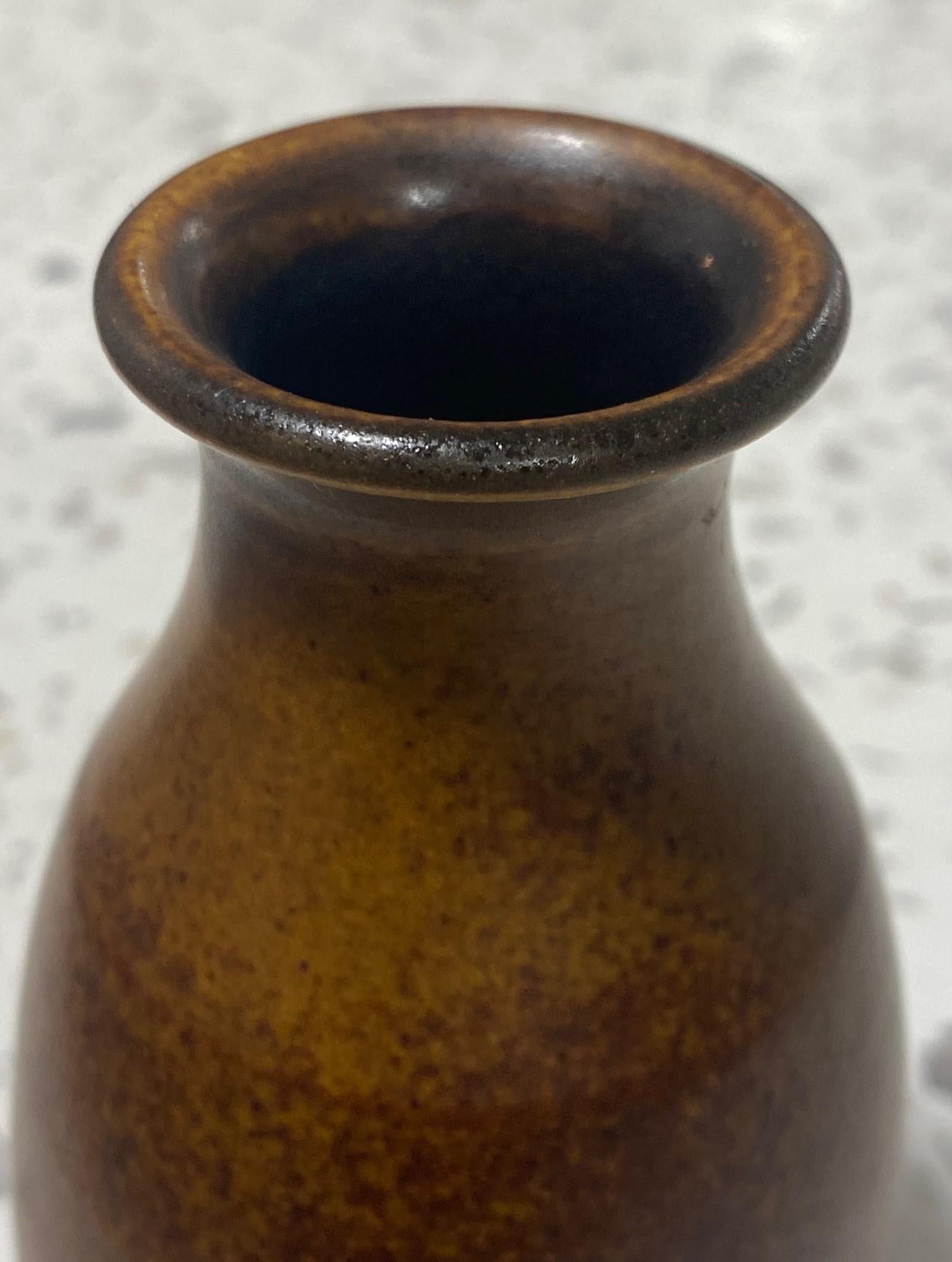 Vernissé Vase scandinave suédois Tobo du milieu du siècle dernier signé Inger & Erich Triller, Suède en vente
