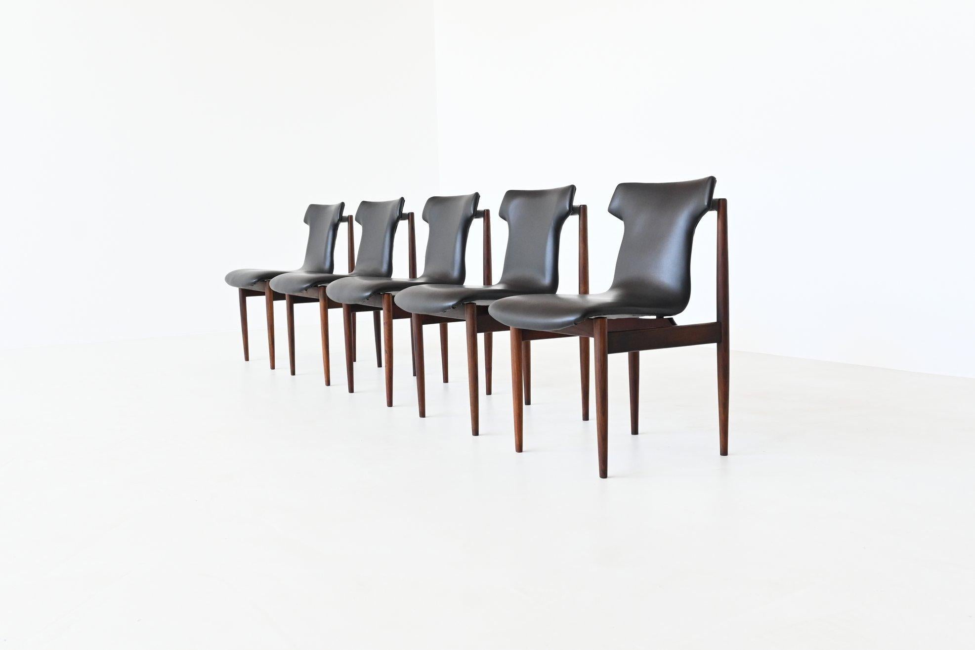 Fantastic set of five sculptural dining chairs model IK designed by Inger Klingenberg and manufactured by Fristho Franeker, The Netherlands 1960. The chair was innovative because the seat and back were detached from the frame. The frames are made of