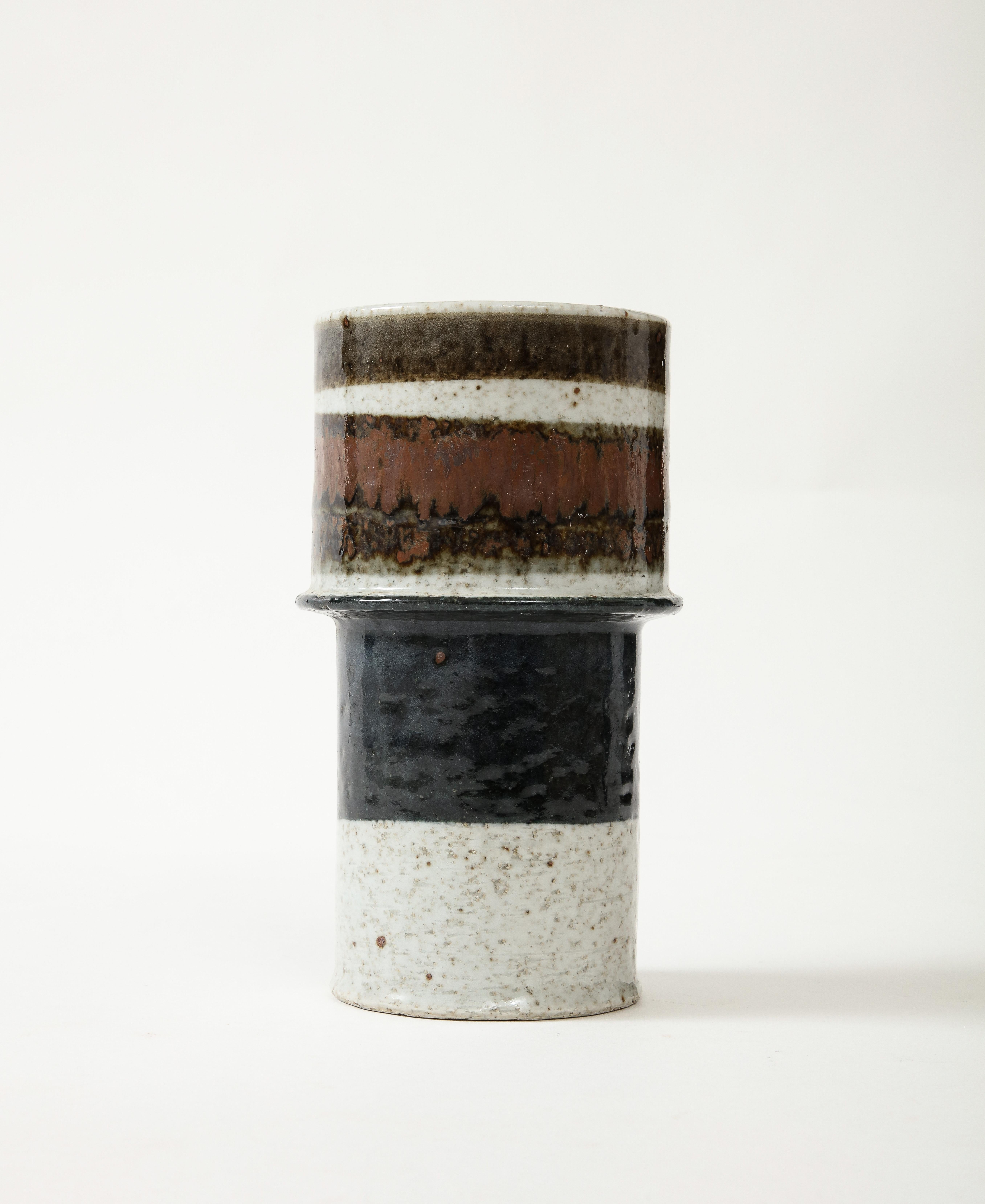 Inger Persson, Vase aus glasiertem Steingut, Rörstrand, um 1970, signiert: IP ATELJÉ (Keramik) im Angebot