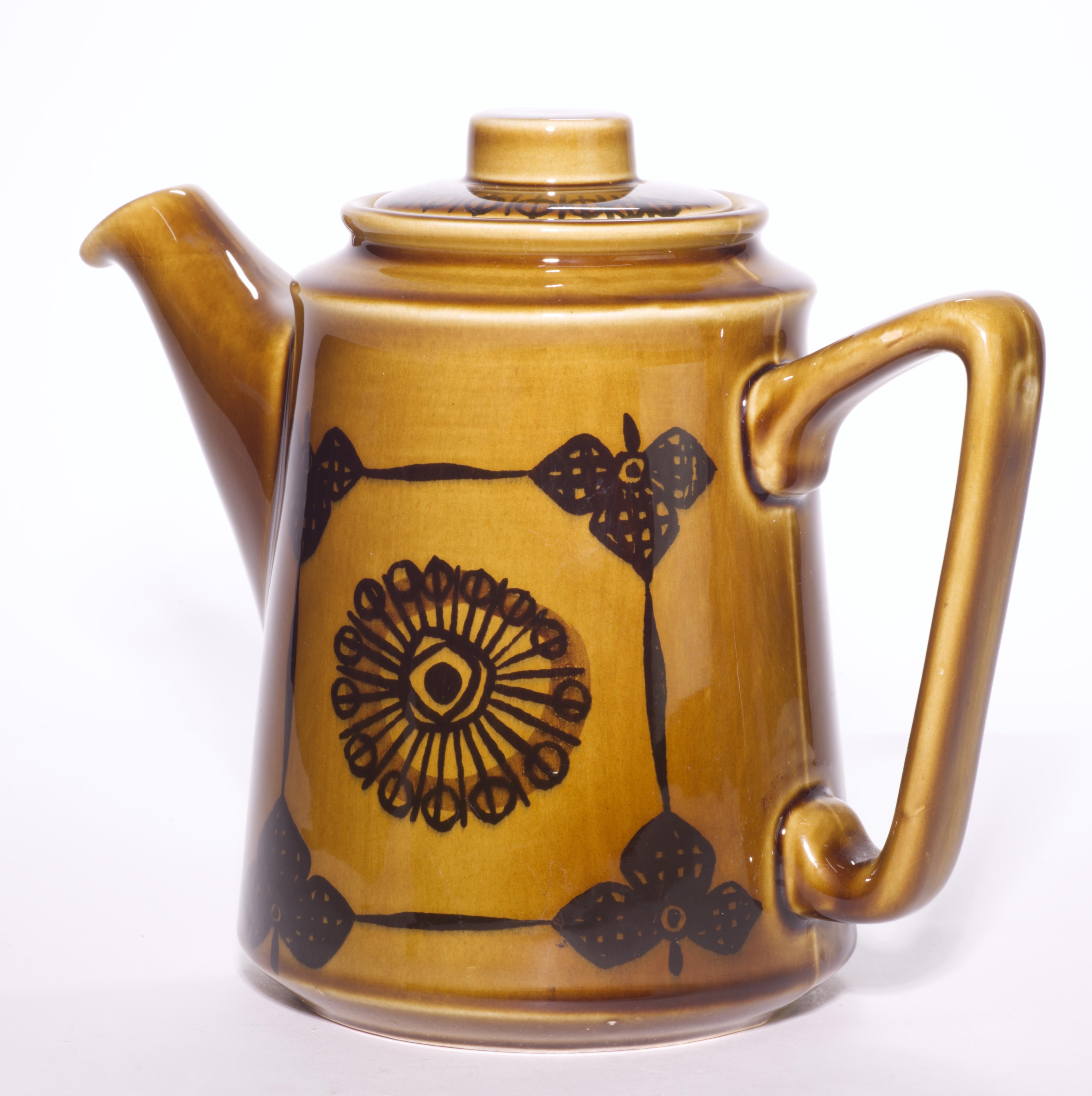 Inger Waage for Stavangerflint Norway Sera Teapot, Scandinavian Modern 1960s In Good Condition For Sale In Clifton Springs, NY