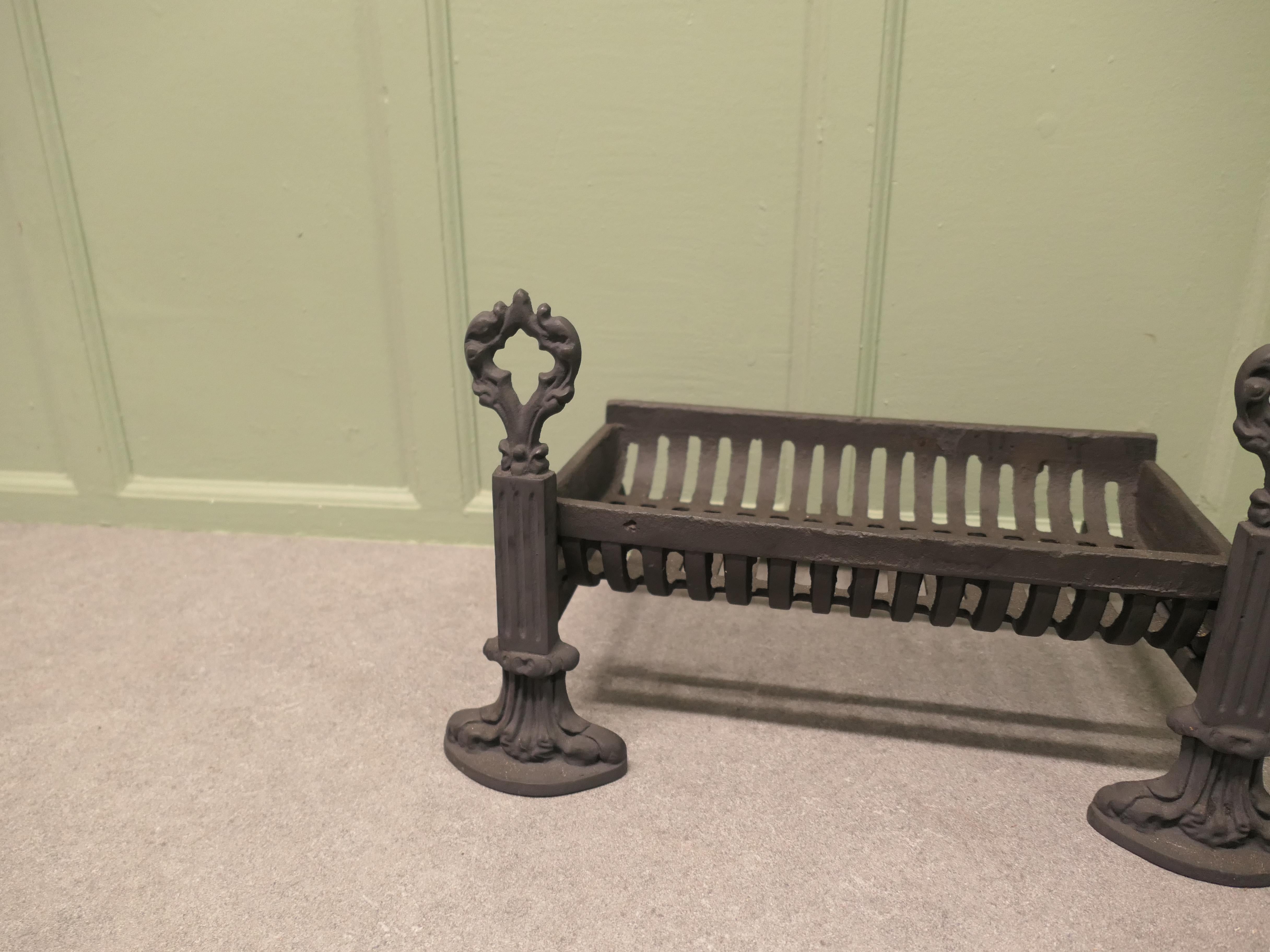 Inglenook Fire Grate on Andirons This attractive Iron Log Grate In Good Condition For Sale In Godshill, Isle of Wight