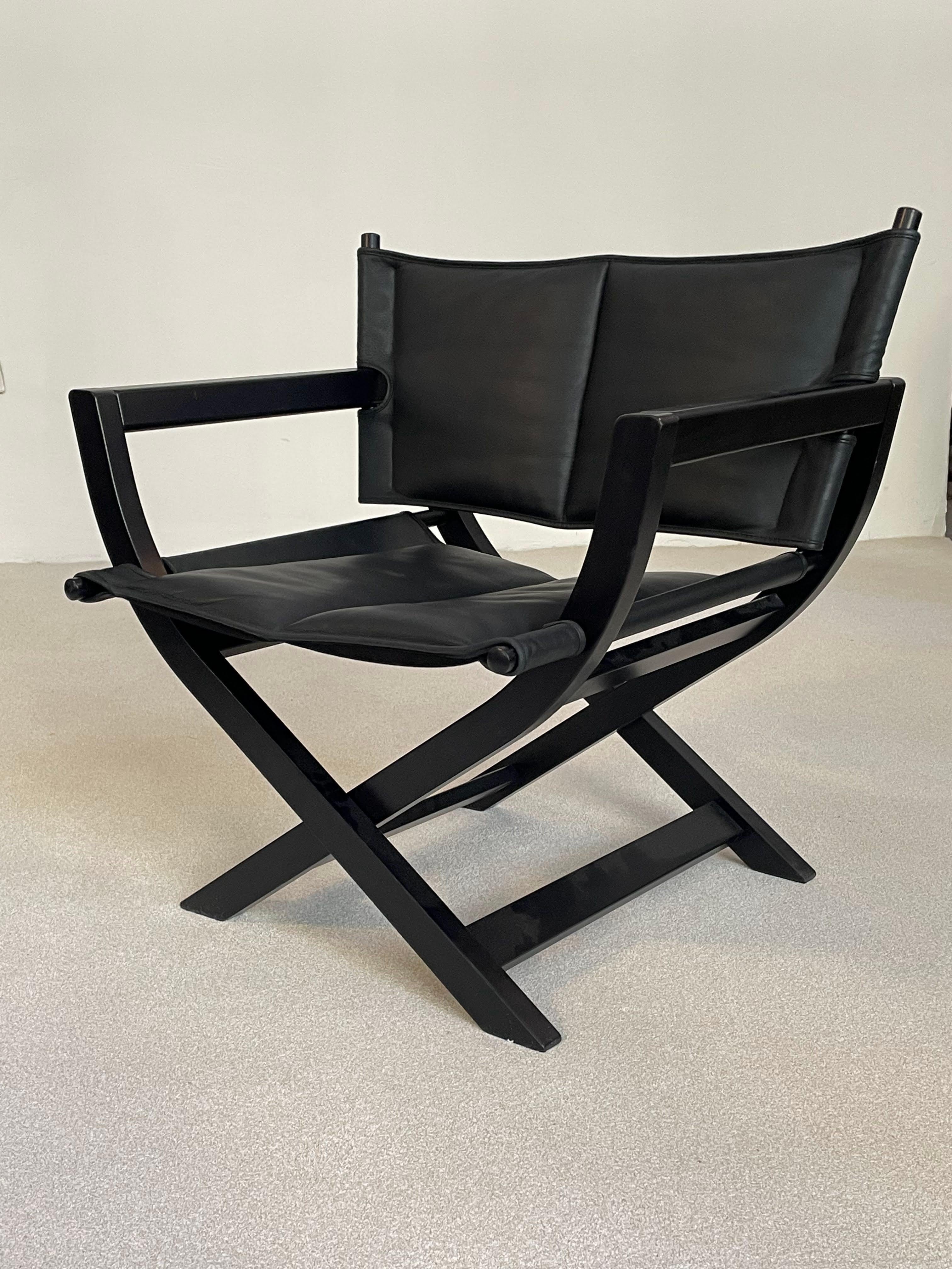 The Cox Ingmar Relling chair is a modern and elegant piece of furniture that embodies the minimalist style. With its comfortable seating surface and ergonomic design, it is an ideal choice for both home and office use. The chair is made from