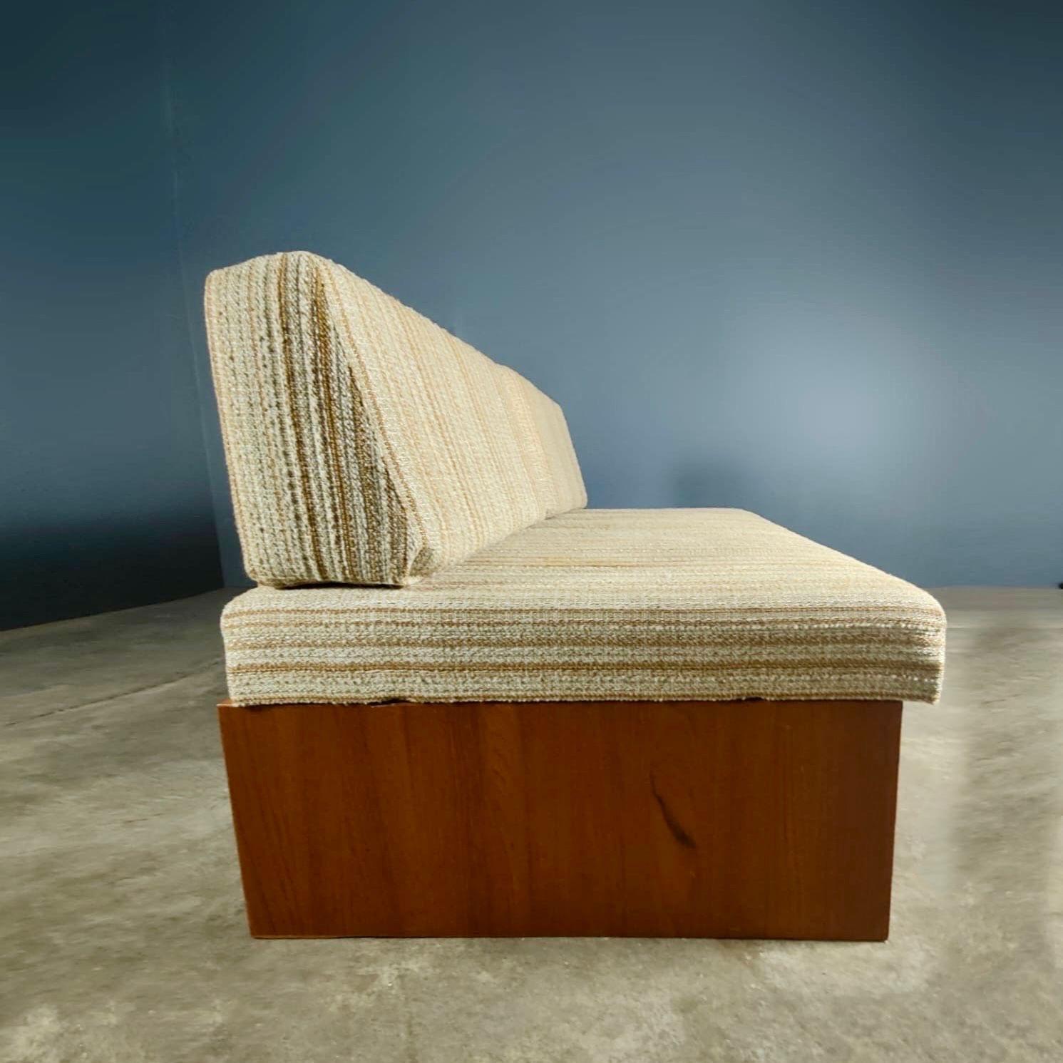 Mid-Century Modern Ingmar Relling For Ekornes Svane Sofa Bed Daybed Mid Century Vintage Retro MCM