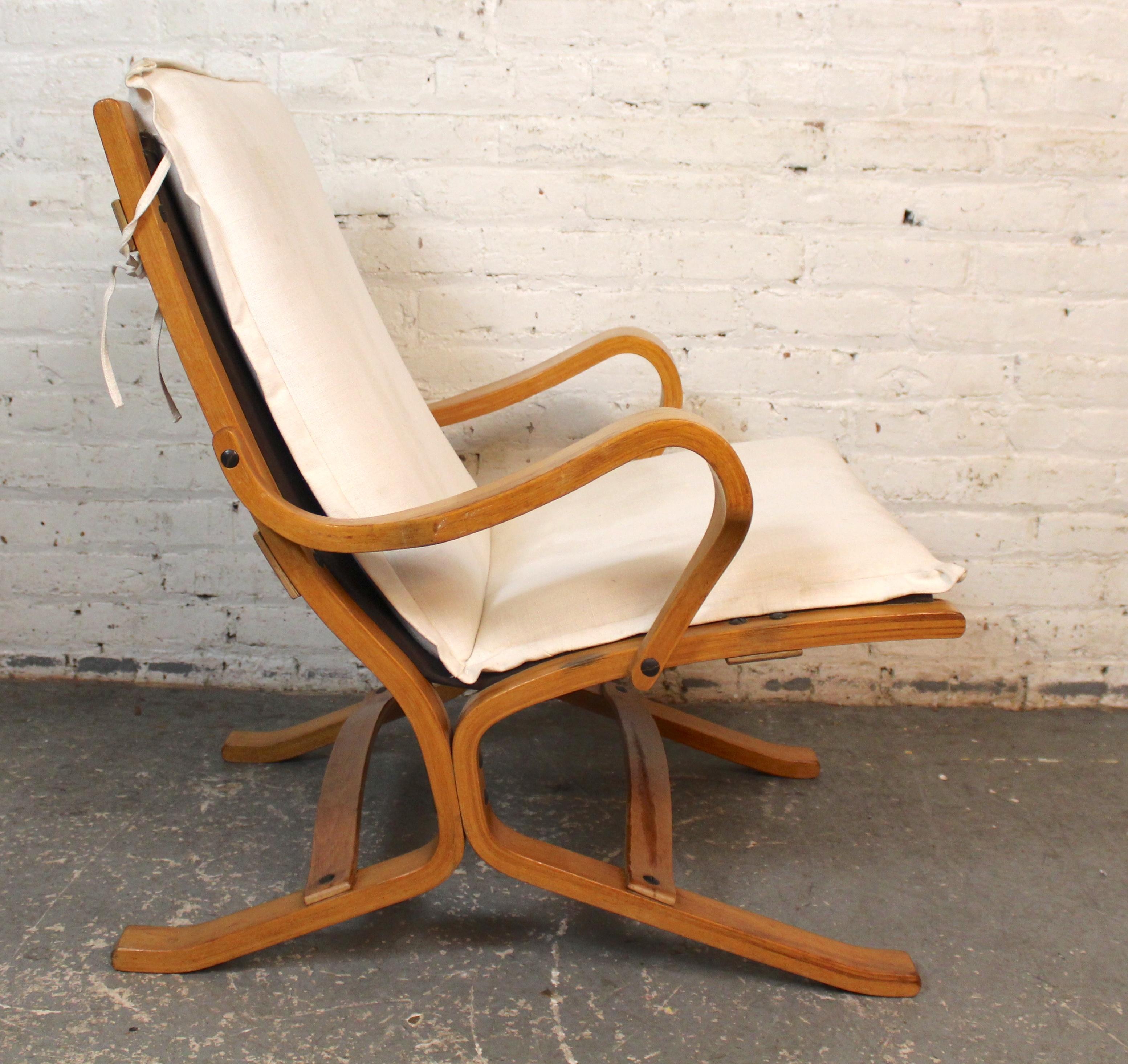 Ingmar Relling para Westnofa Silla de madera curvada Moderno de mediados de siglo en venta