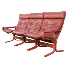 Ingmar Relling for Westnofa Bentwood Teak and Leather Siesta Sofa, circa 1960s