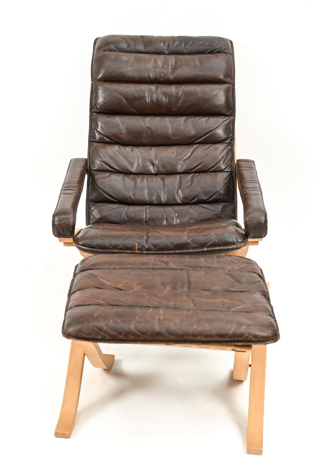 Norvégien Ingmar Relling pour Westnofa fauteuil de salon et repose-pieds en cuir «lex » en vente