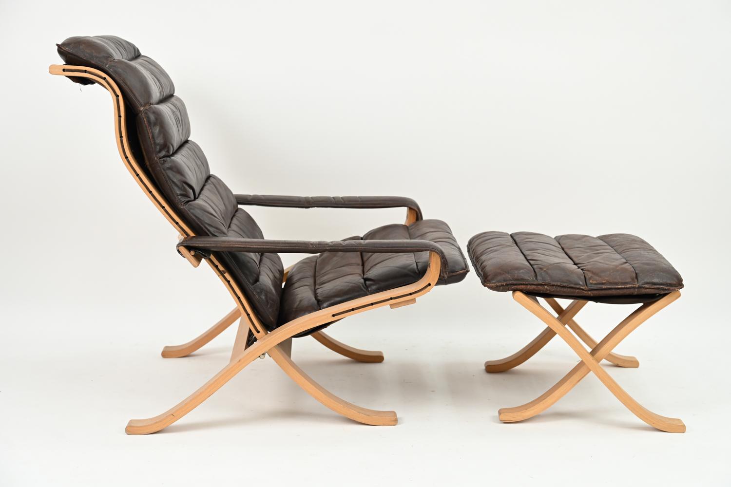 Fin du 20e siècle Ingmar Relling pour Westnofa fauteuil de salon et repose-pieds en cuir «lex » en vente