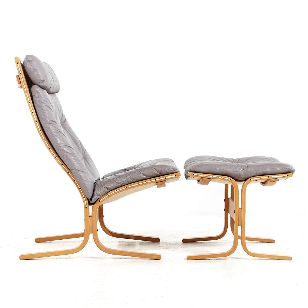 Cuir Ingmar Relling for Westnofa Mid Century Leather Siesta Lounge Chair with Ottoman (Chaise longue en cuir du milieu du siècle avec ottoman) en vente