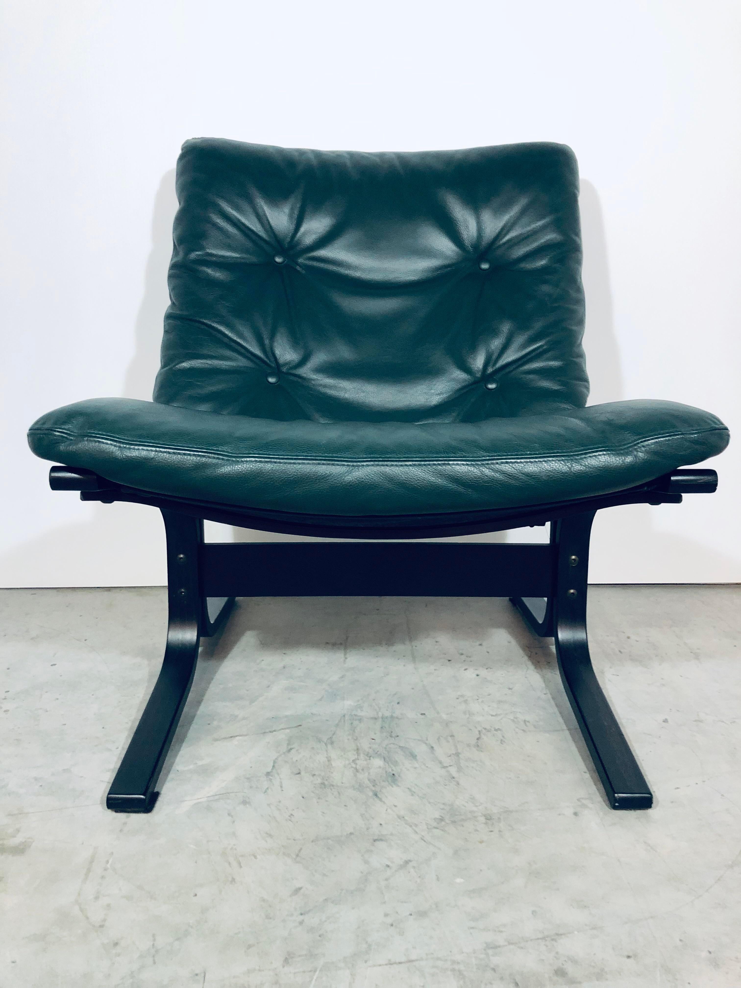 Siesta Lounge Chair aus grünem Leder von Ingmar Relling für Westnofa:: 1970er Jahre.