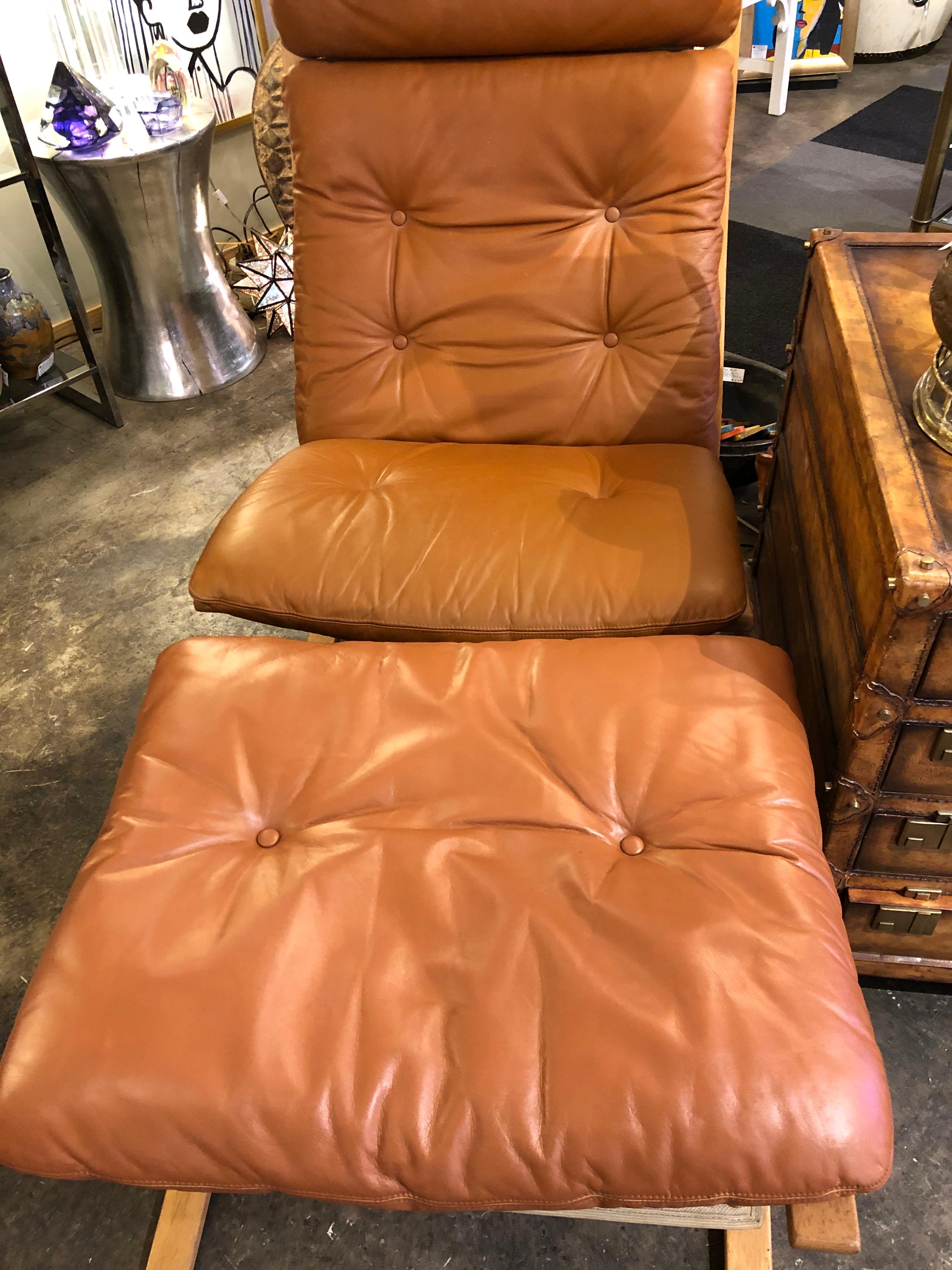 Ingmar Relling for Westnofa Teak and Leather Siesta Lounge Chair and Ottoman In Good Condition In Chicago, IL