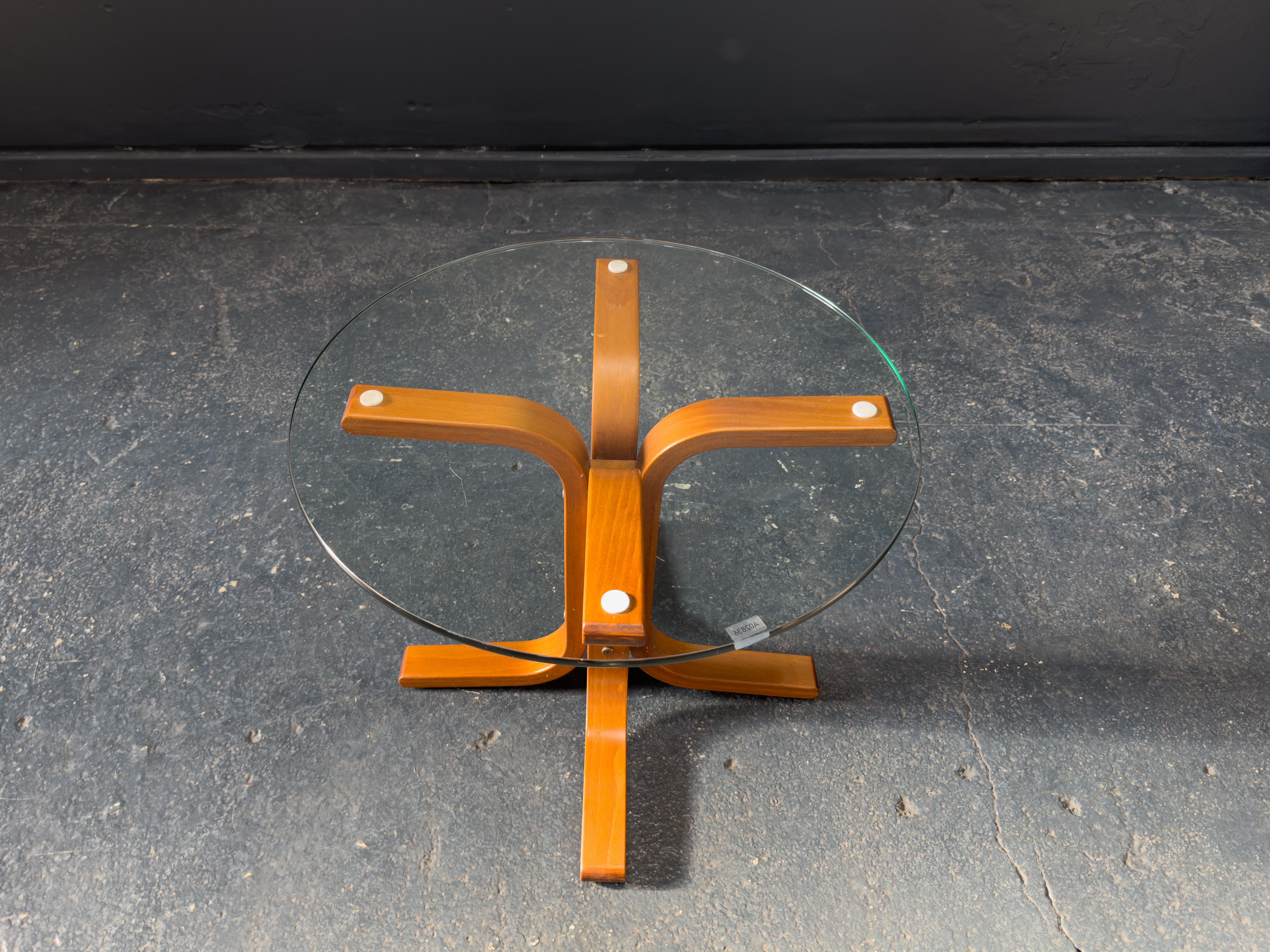 Mid-Century Modern Table basse Ingmar Relling en verre et hêtre en vente