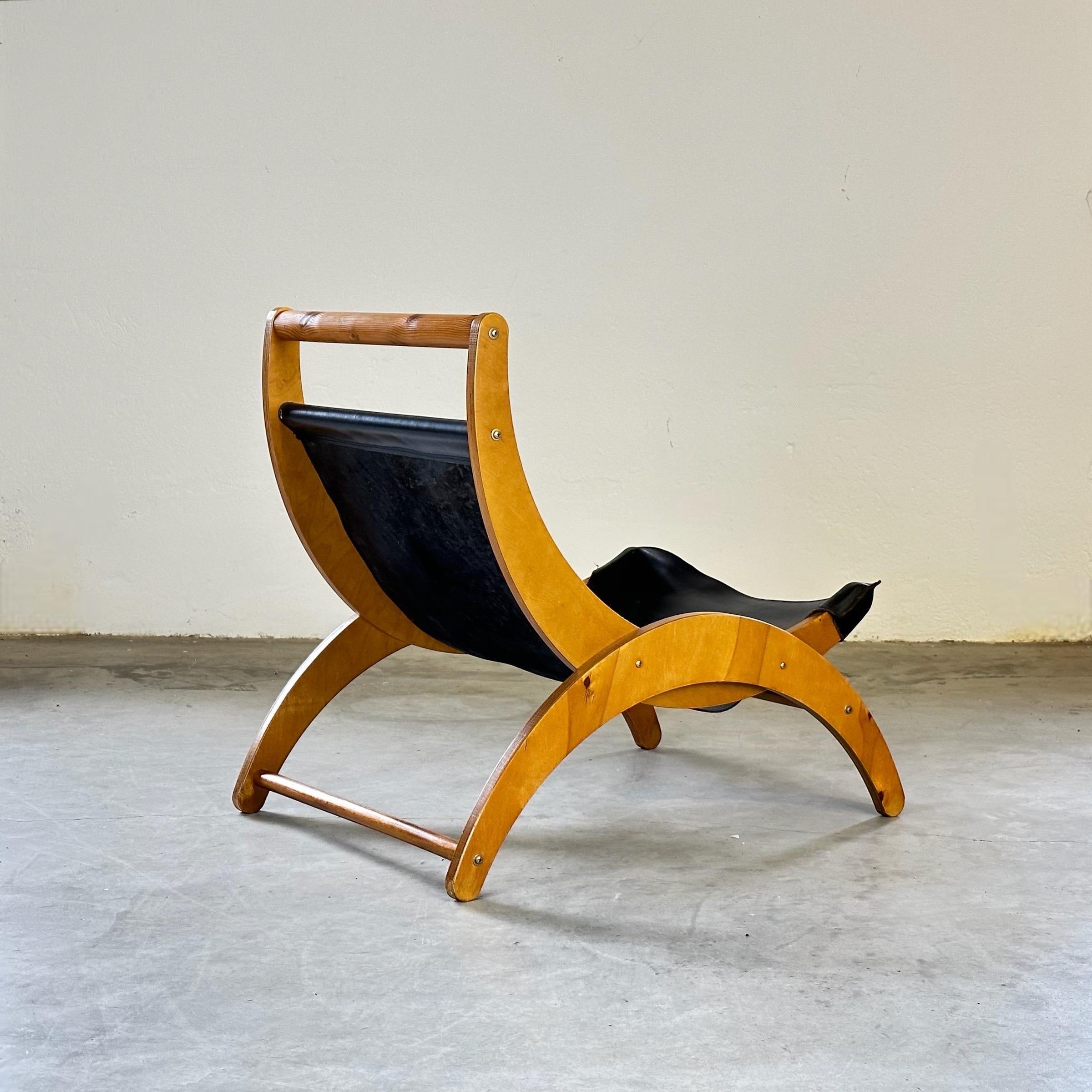 Ingmar Relling Lounge Armchair in Sleek Black Leather, 1960s, Norway In Good Condition In Brescia , Brescia