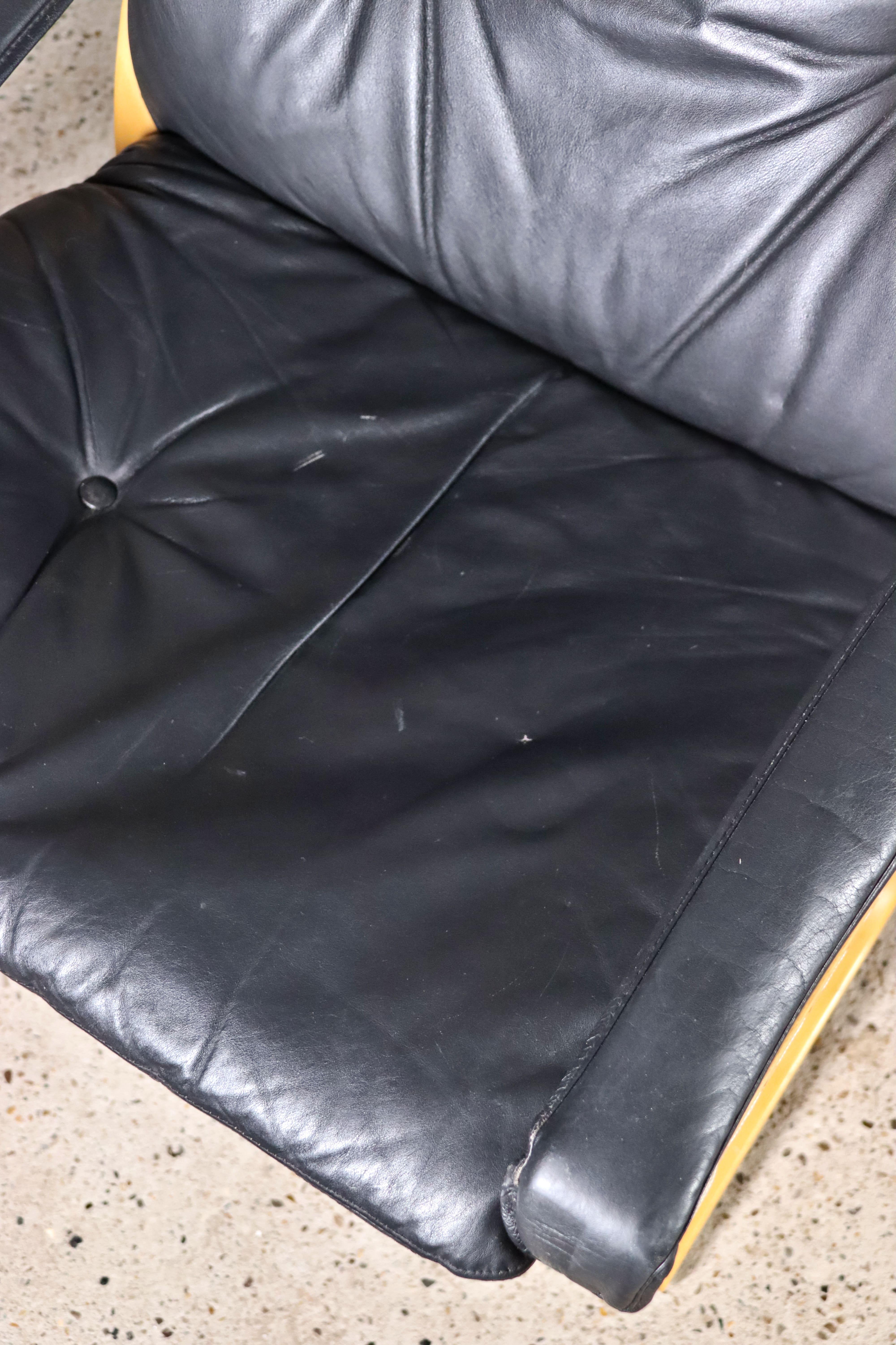 Ingmar Relling – Lounge chair and Ottoman – Black Leather – Ekornes – 1980s For Sale 10