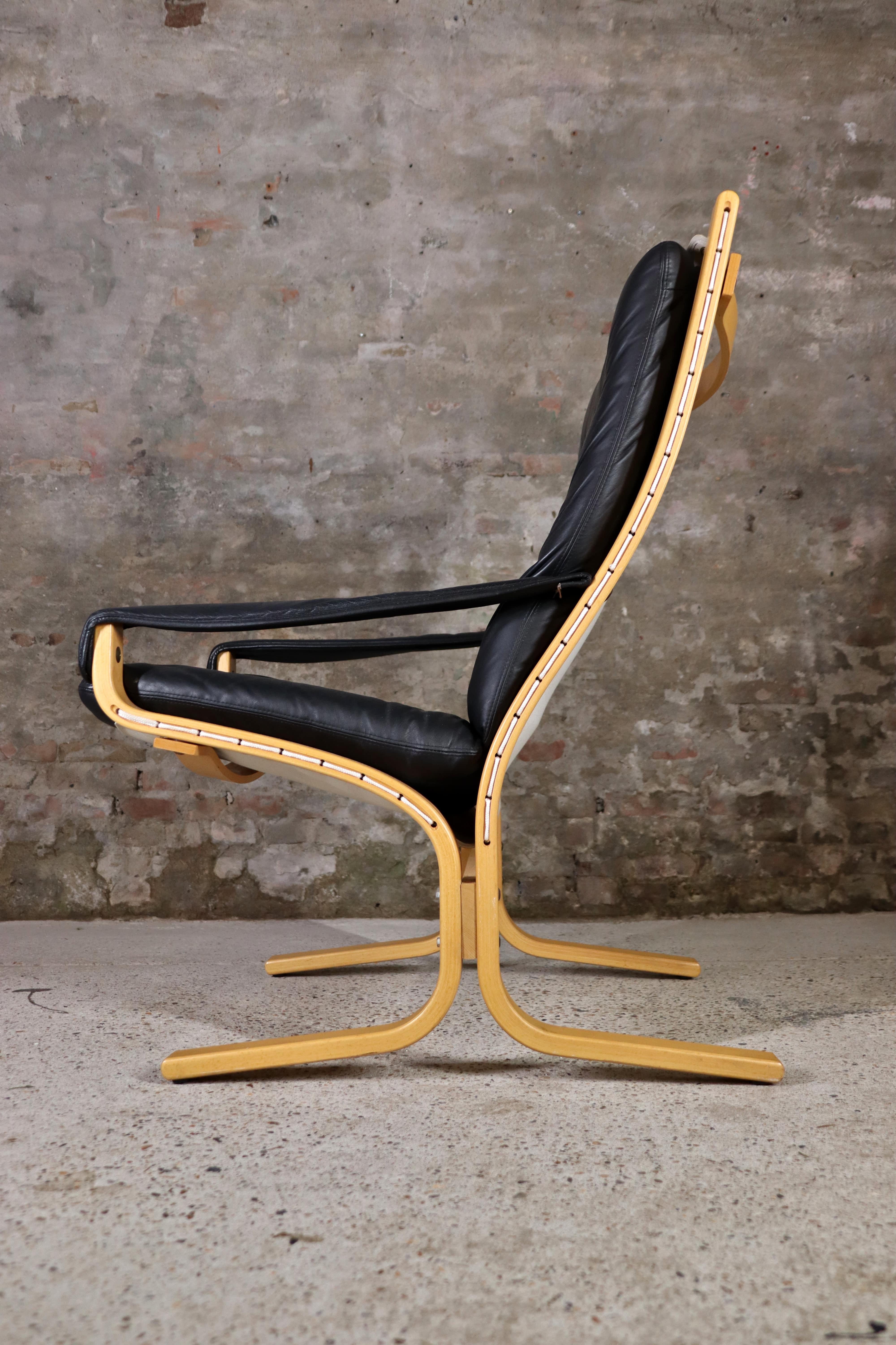Ingmar Relling - Chaise longue et pouf - Cuir noir - Ekornes - 1980 en vente 2