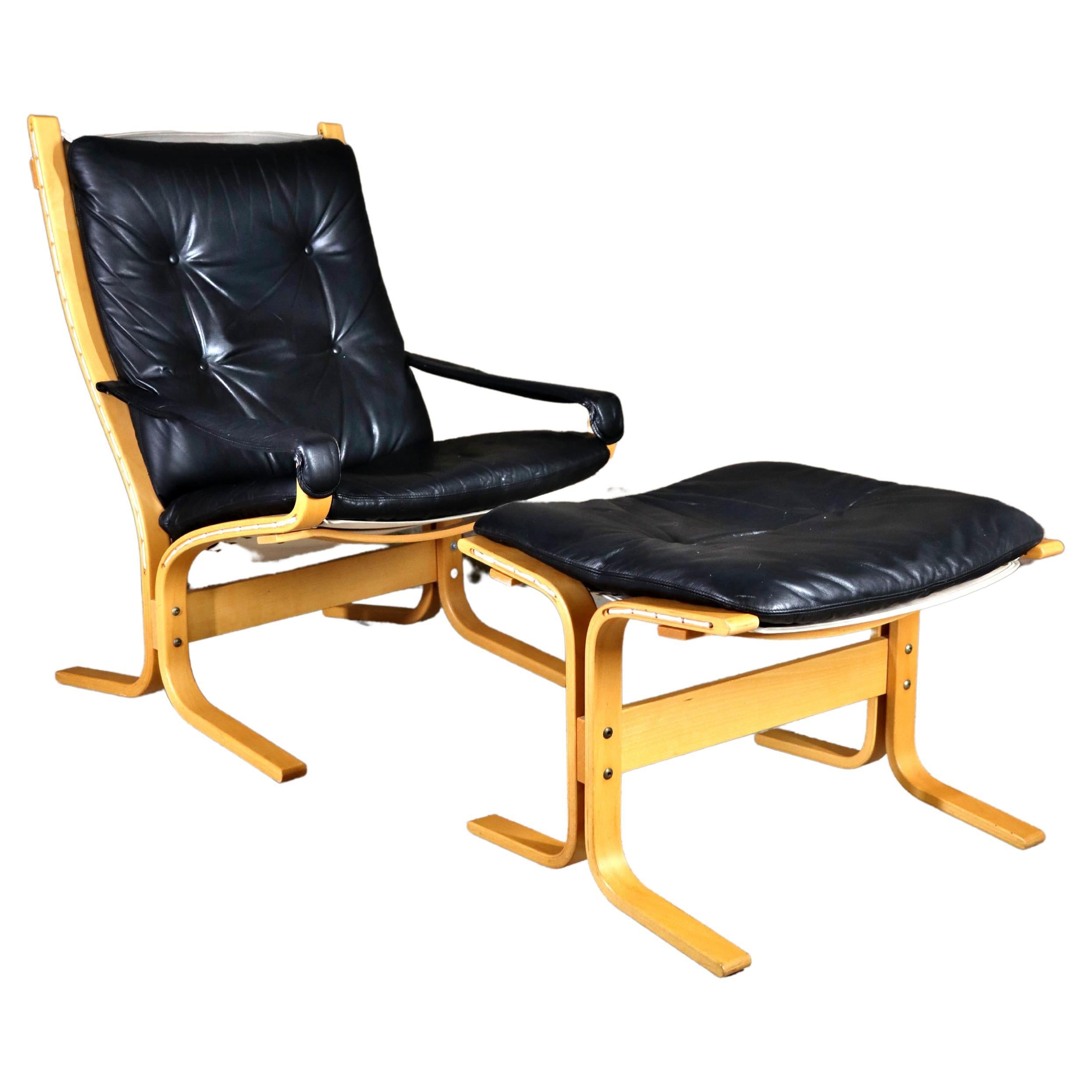 Ingmar Relling – Lounge chair and Ottoman – Black Leather – Ekornes – 1980s For Sale