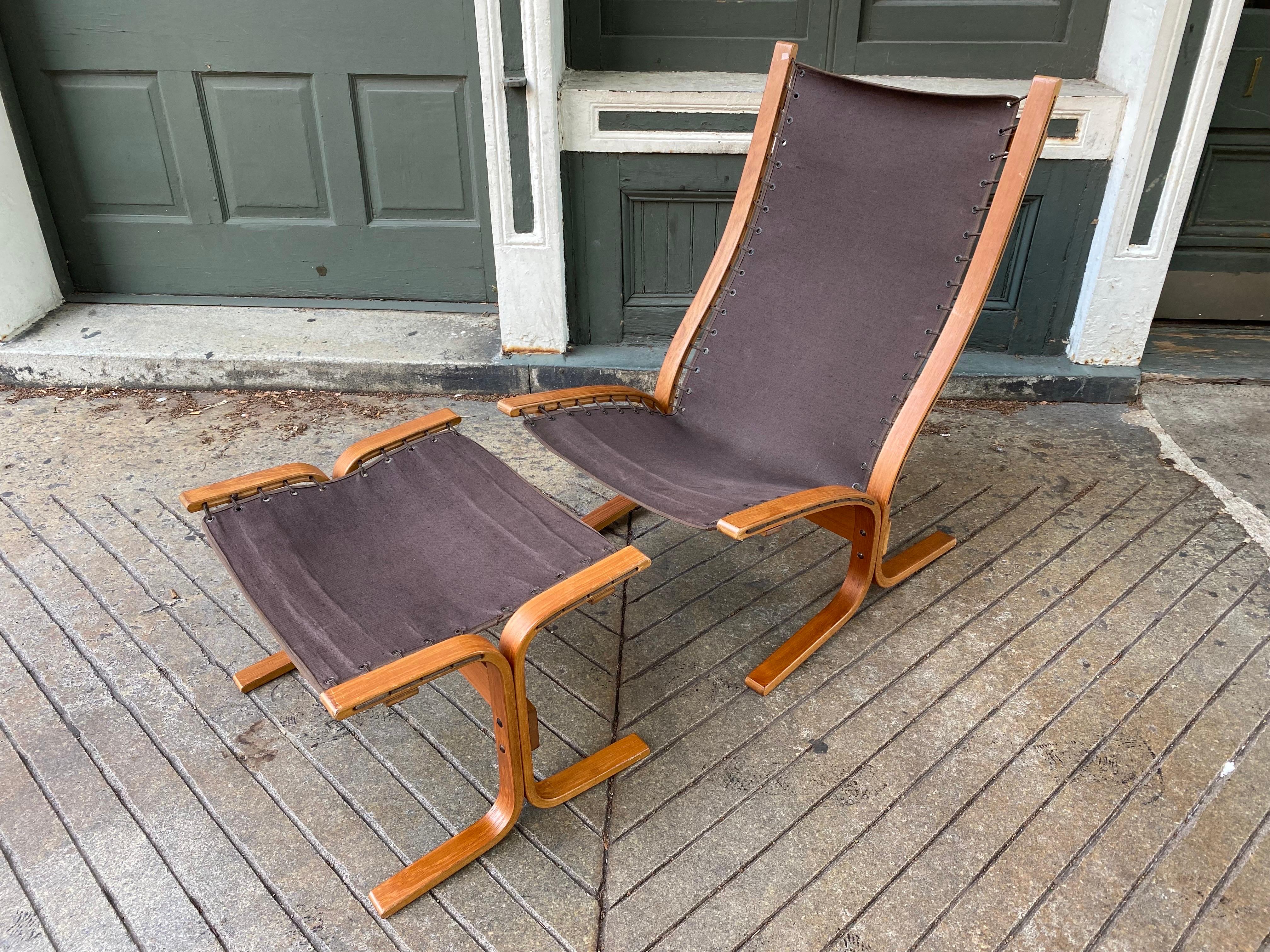 Ingmar Relling Siesta lounge chair and ottoman for Westnofa Norway. In nice shape with a newer upholstered cream colored Leather Seat and Ottoman Pad. Pad can be laid in either direction to even the wear of leather. Sits very well and has a great