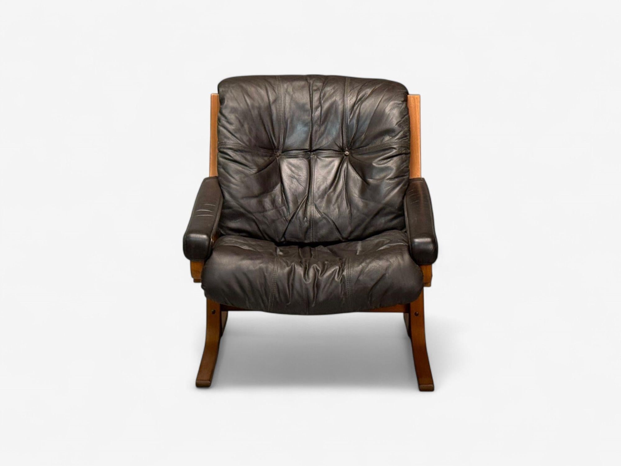 Mid-Century Modern Ingmar Relling, Westnofa, cuir Brown, bentwood, chaise longue, Norvège, années 1960 en vente