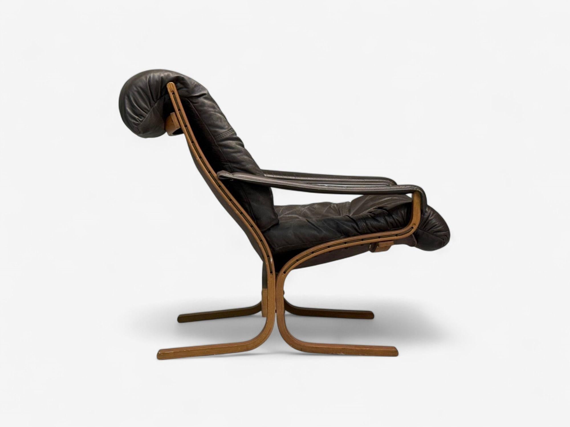 Cuir Ingmar Relling, Westnofa, cuir Brown, bentwood, chaise longue, Norvège, années 1960 en vente