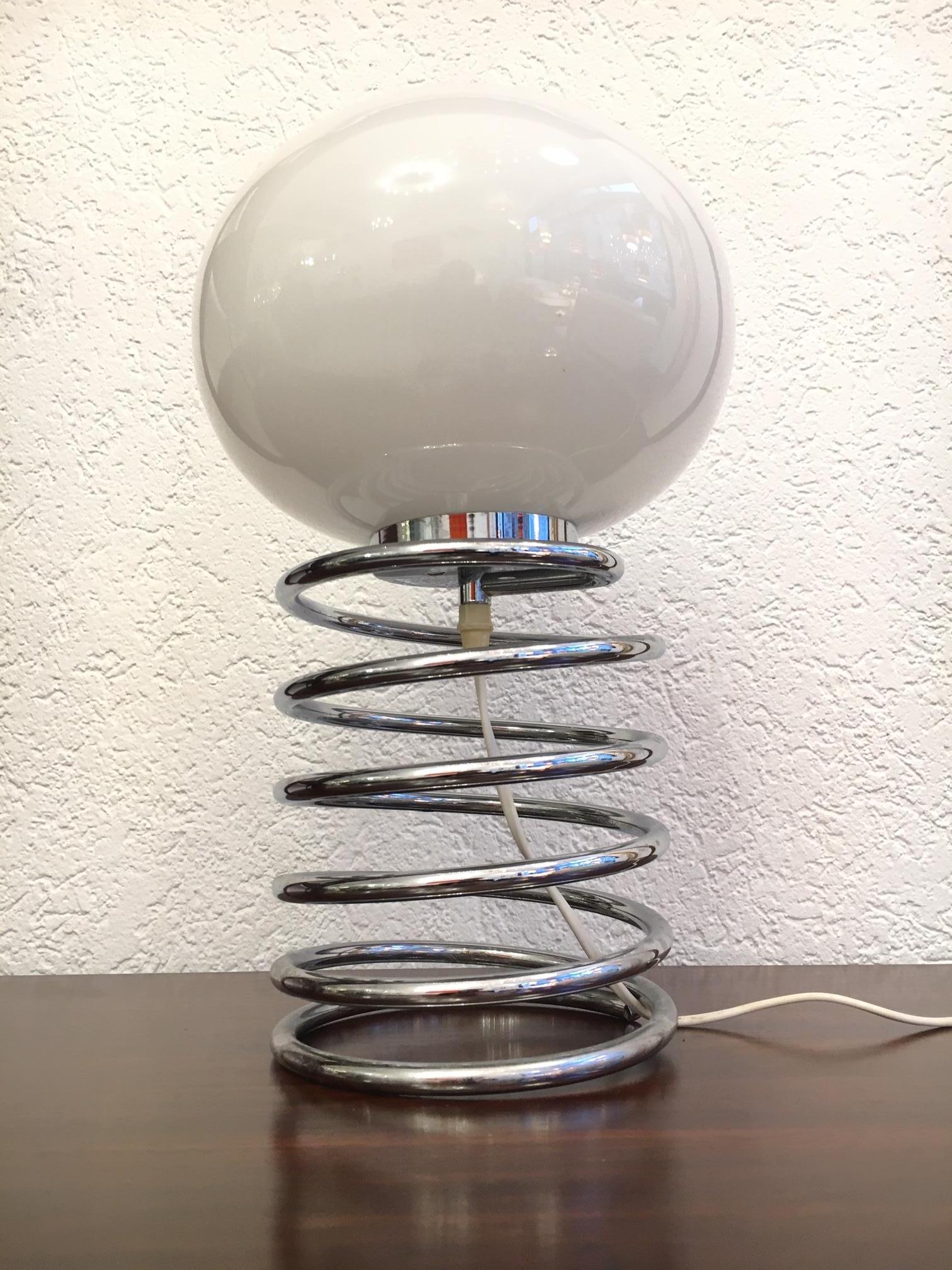 Ingo Maurer table lamp, larger model, produced by Design M, Germany, circa 1965
Chromed steel base, glass shade
Very good condition.