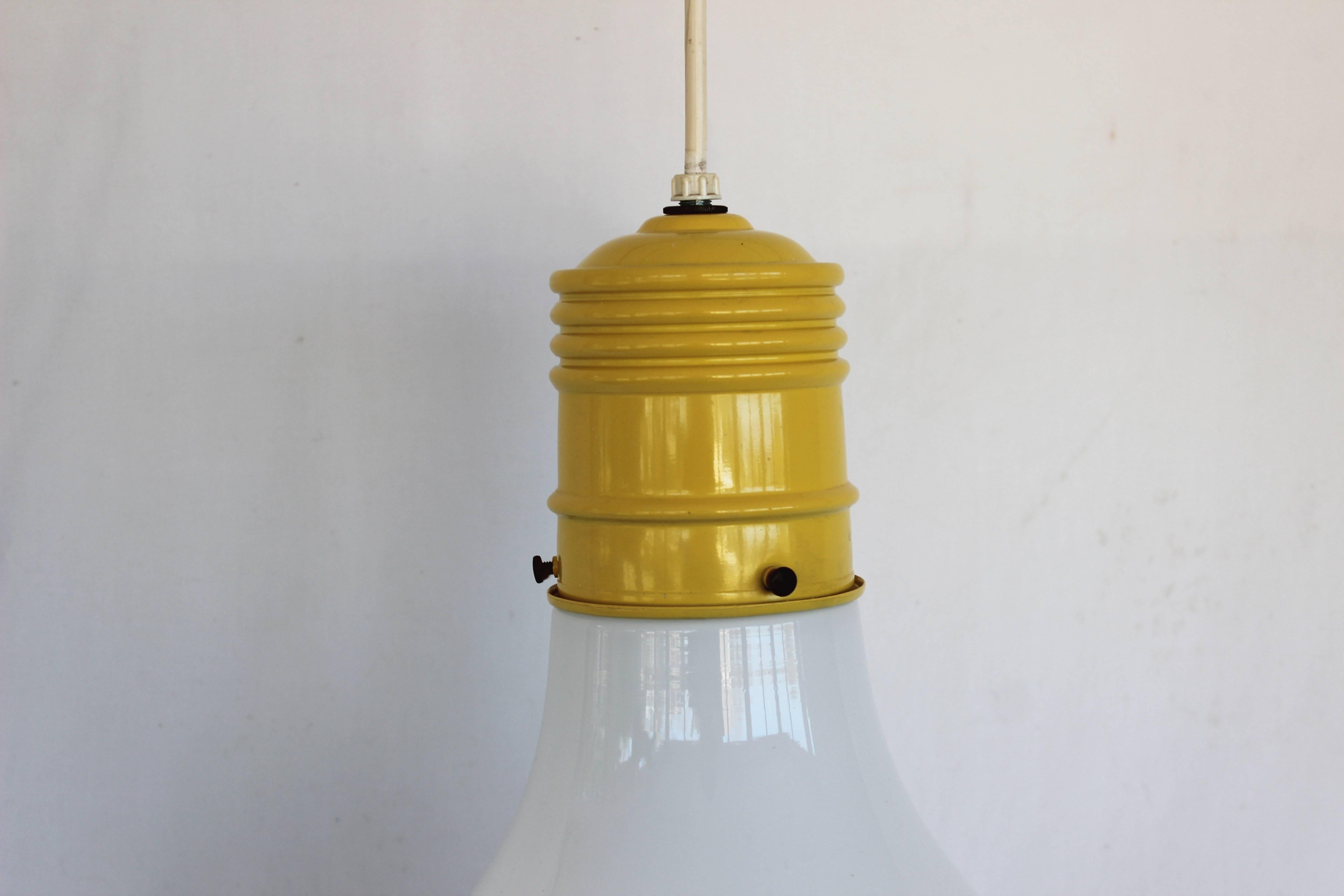 Ingo Maurer light bulb light pendant. In great vintage condition.