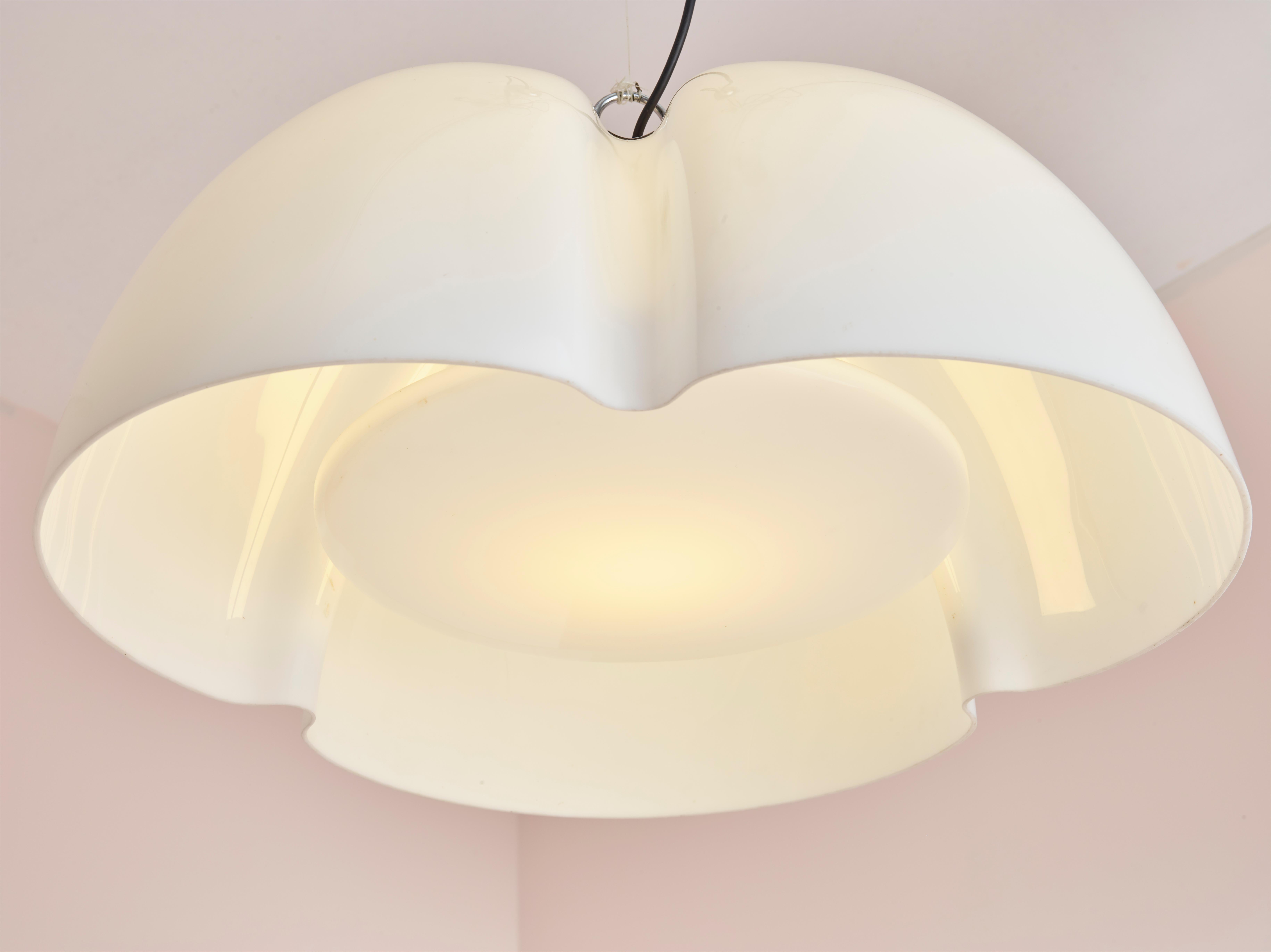 Milieu du XXe siècle Lampe à suspension en perspex Ingo Maurer Tricena pour Design M, 1968 en vente
