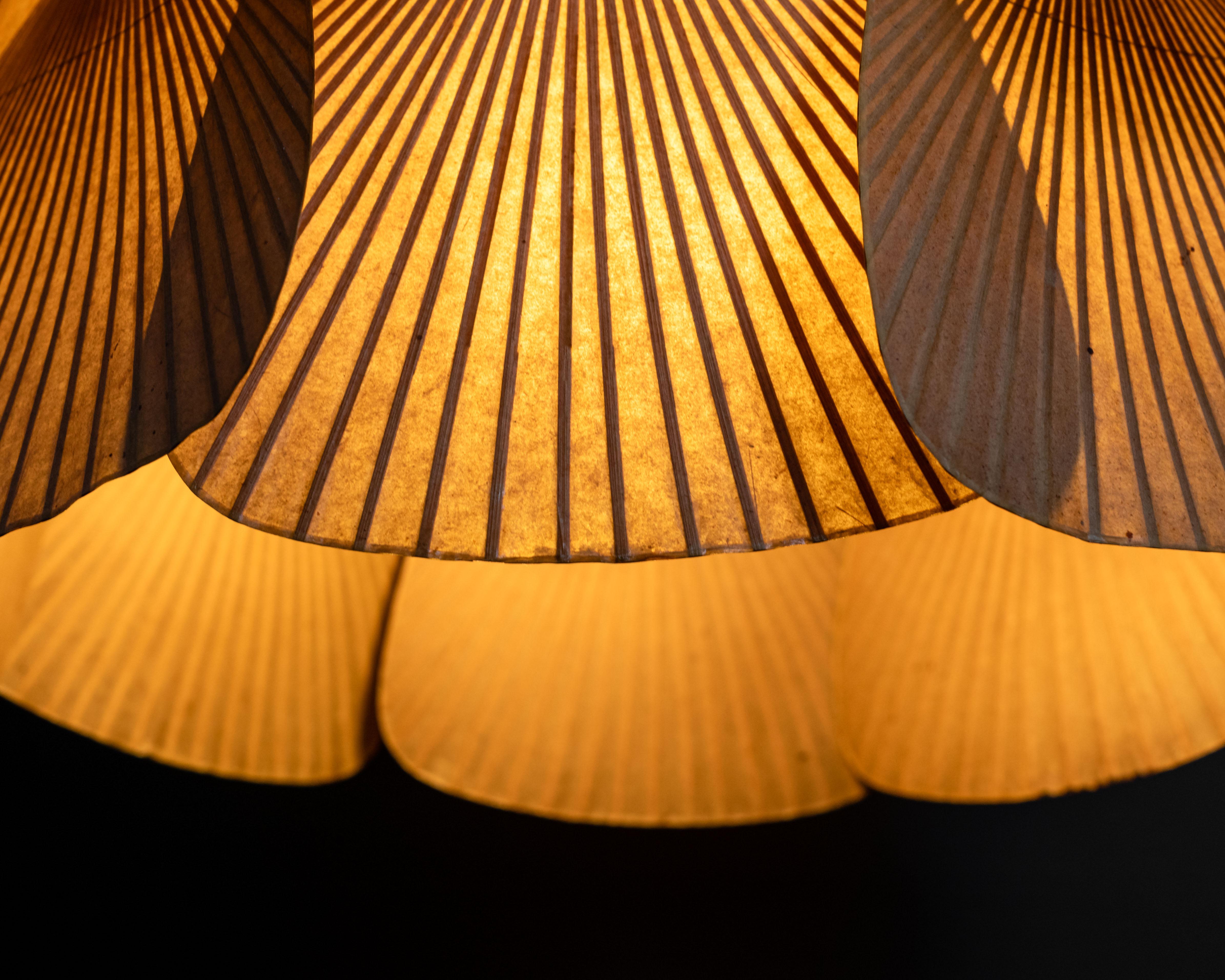 Ingo Maurer Uchiwa Fan Ceiling Lamp in Lacquered Rice-Paper and Bamboo, 1970's In Good Condition In Amsterdam, NL