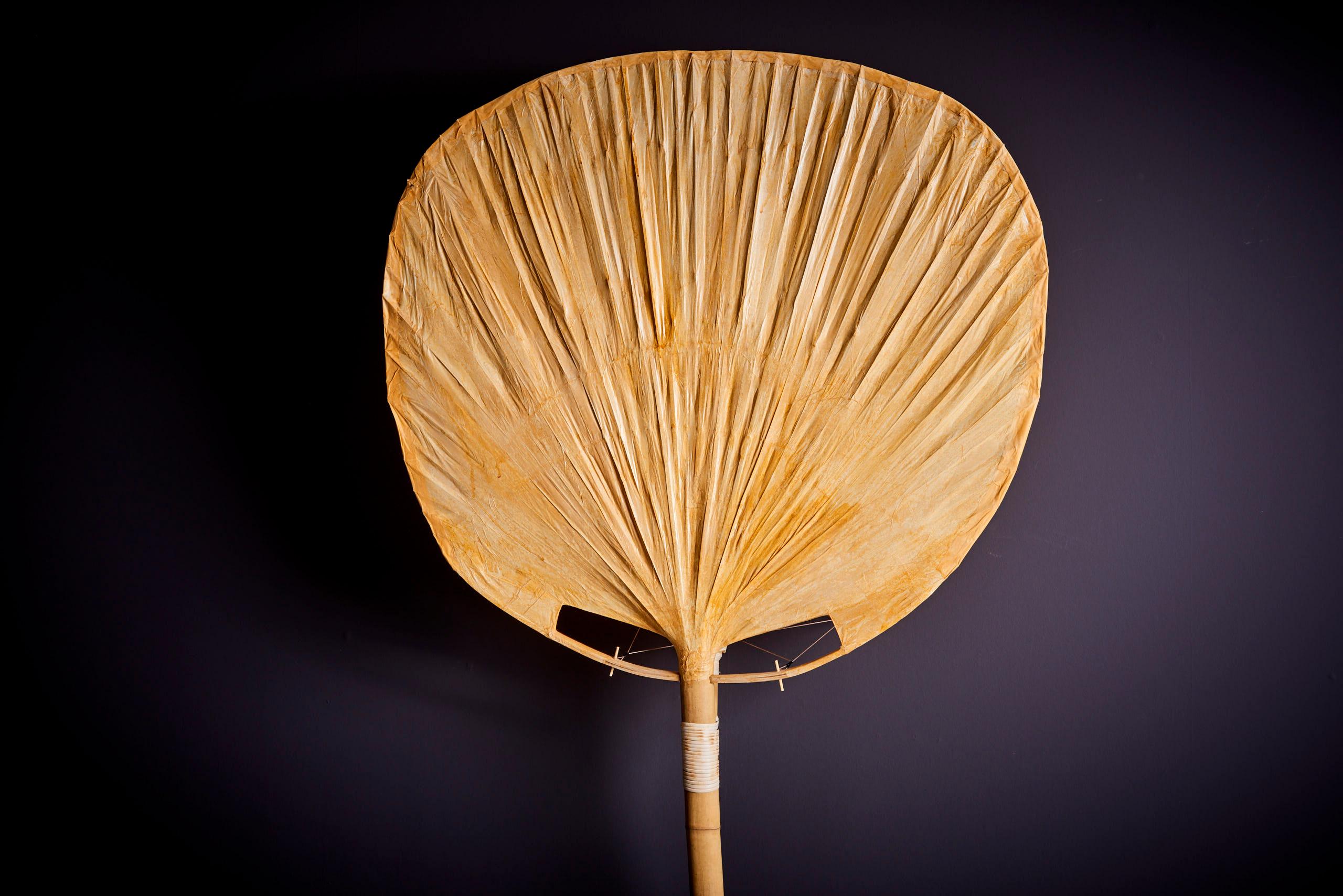 Ingo Maurer Uchiwa Floor Lamp in Bamboo and Paper, Germany 1970s  In Good Condition For Sale In Berlin, DE