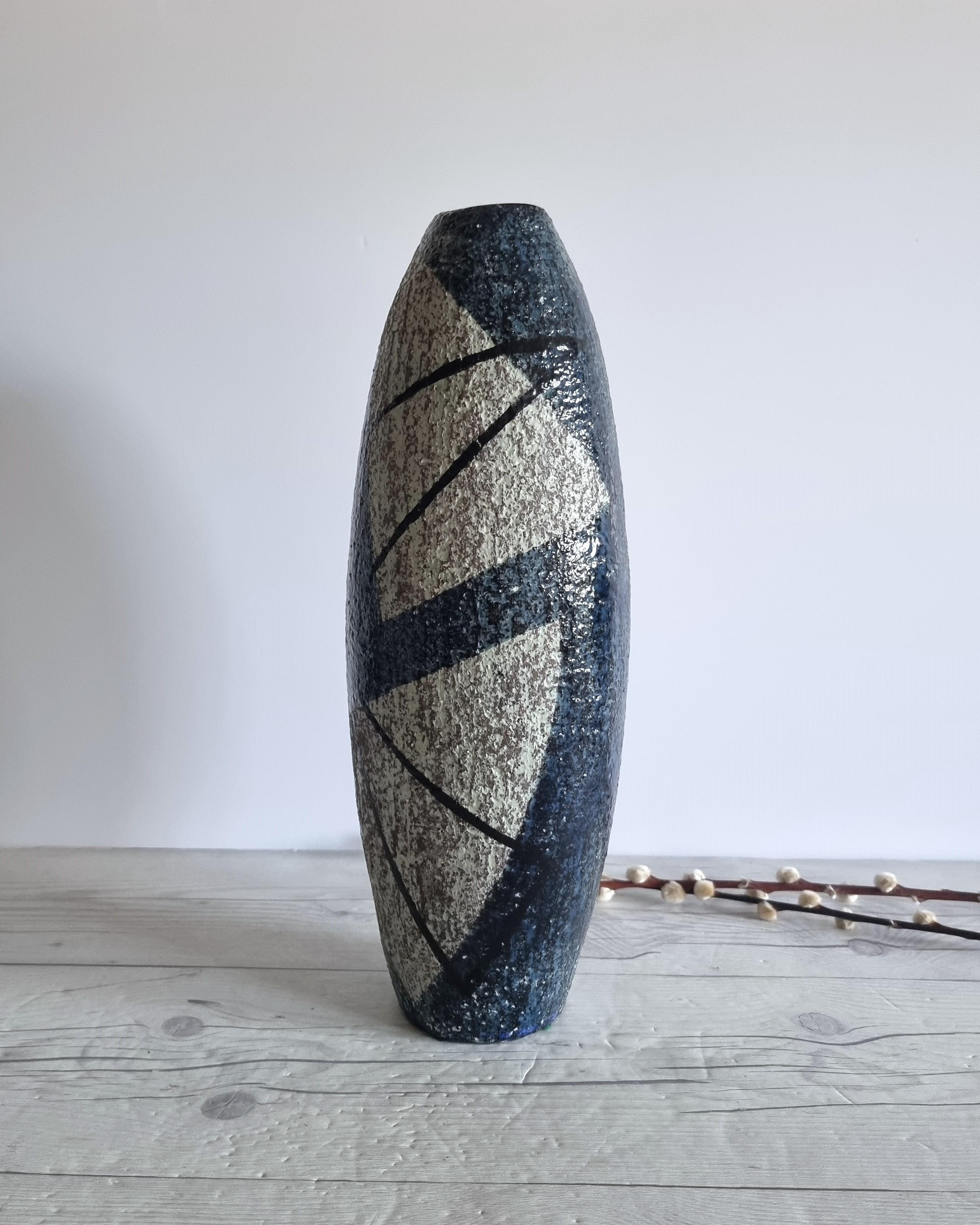 Ingrid Atterberg for Upsala Ekeby, 1957 'Chamotte' Series Modernist Floor Vase In Good Condition For Sale In Frome, GB