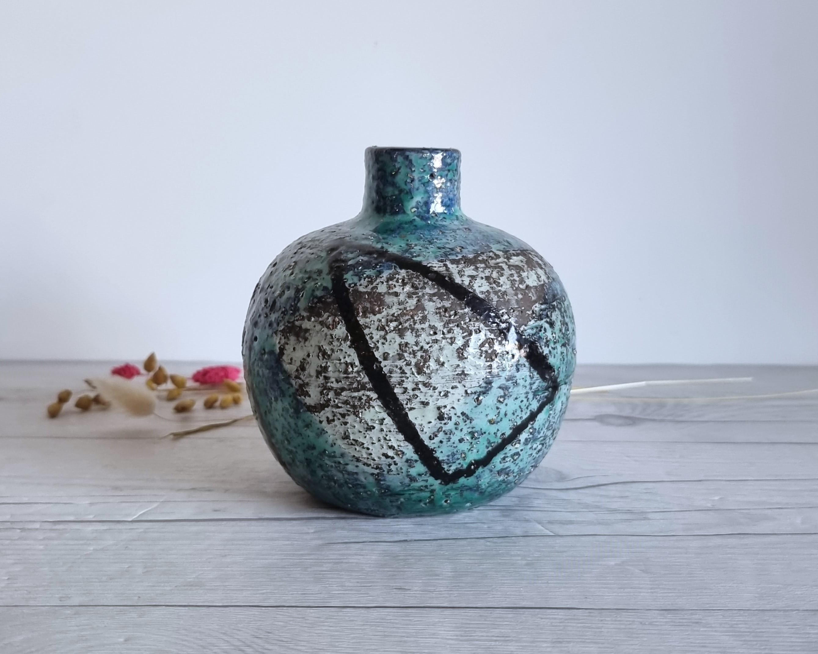 Swedish Ingrid Atterberg for Upsala Ekeby, 1957 'Chamotte' Series Modernist Onion Vase