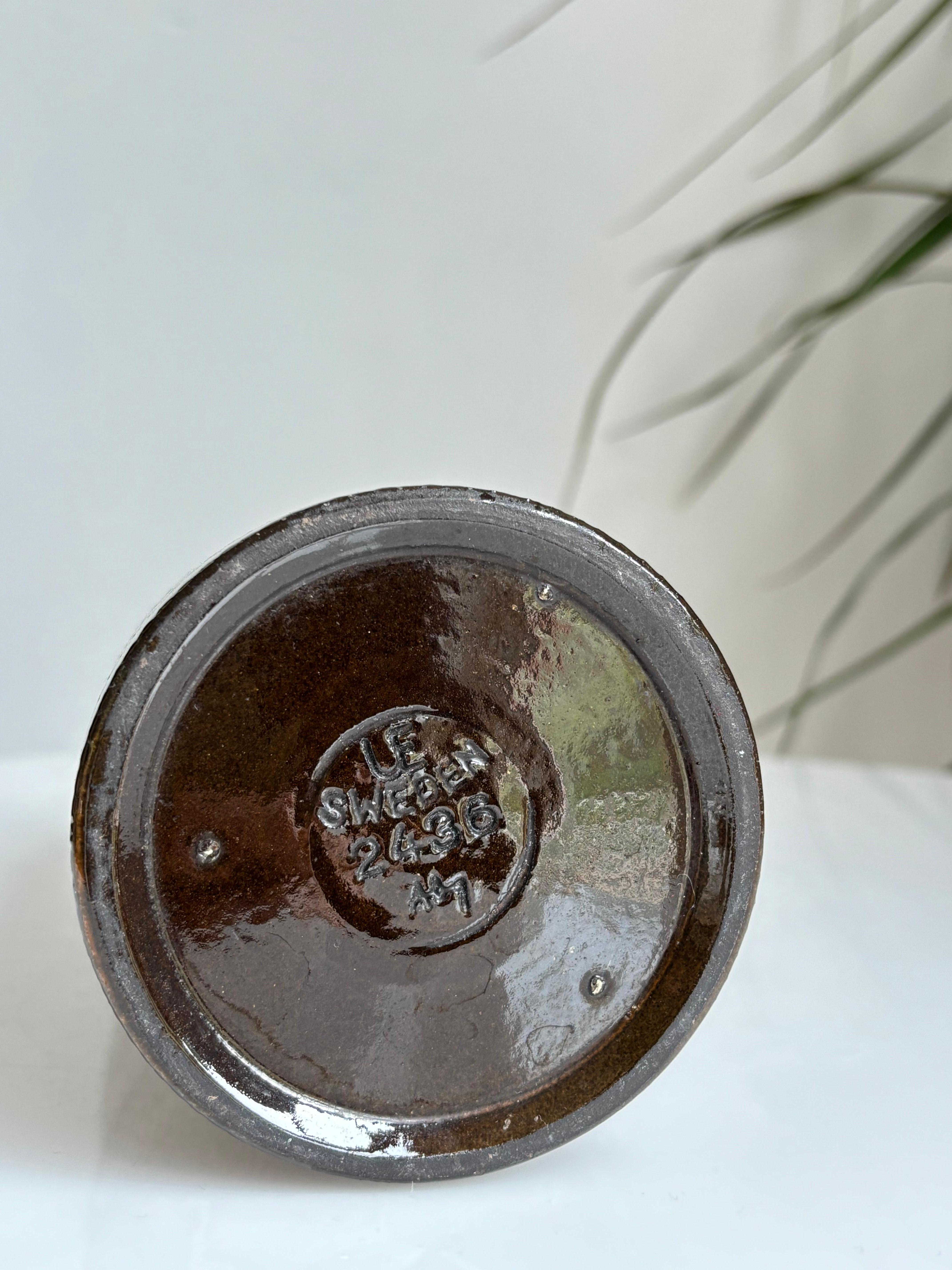 XX secolo Ingrid Atterberg per Upsala Ekeby, Vaso marrone testurizzato, anni '50 in vendita
