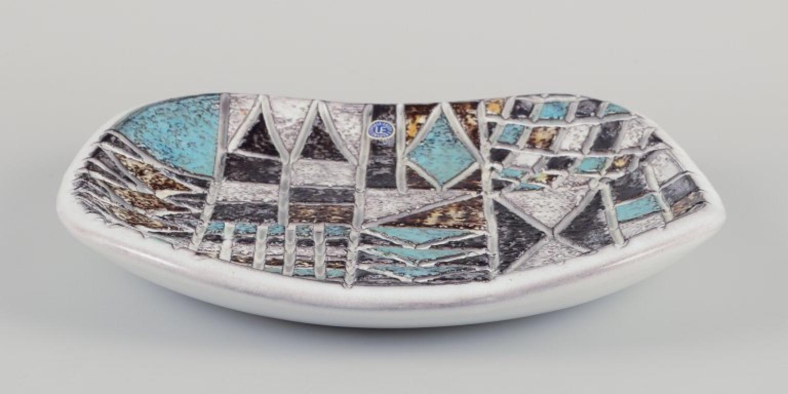 Ingrid Atterberg für Upsala Ekeby. Große Keramikschale, polychrome Glasur. (Skandinavische Moderne) im Angebot