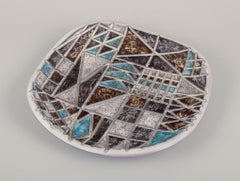 Ingrid Atterberg for Upsala Ekeby. Large "Tri" ceramic dish. Geometric pattern.