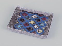 Ingrid Atterberg per Upsala Ekeby, Svezia. Piatto in ceramica "Bohus". Ca. 1960