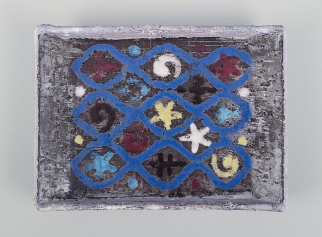 Ingrid Atterberg para Upsala Ekeby, Suecia. Plato de cerámica 