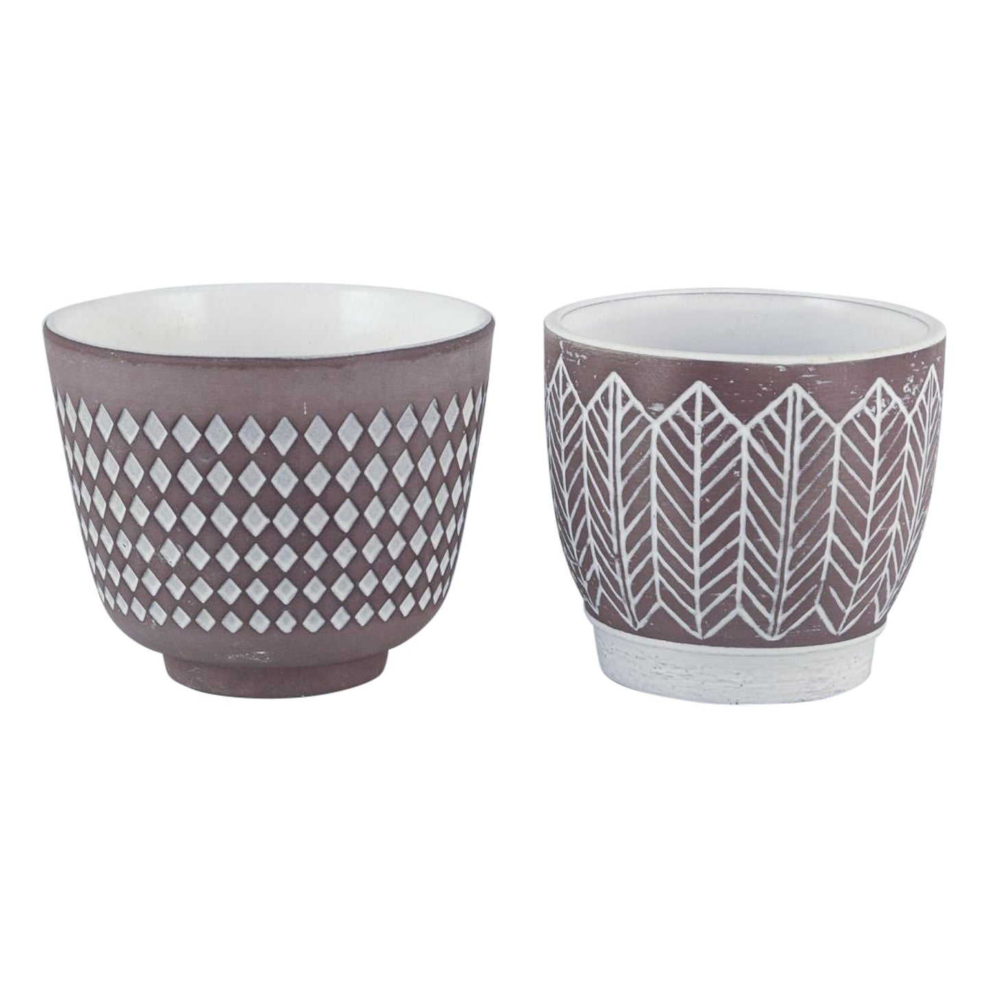 Ingrid Atterberg pour Upsala Ekeby, Suède.  Deux pots de fleurs en céramique. en vente