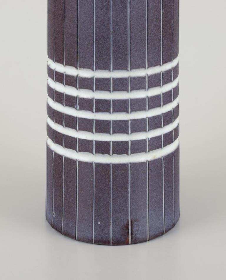 Ingrid Atterberg (1920-2008) per Upsala Ekeby.
Vaso in ceramica 