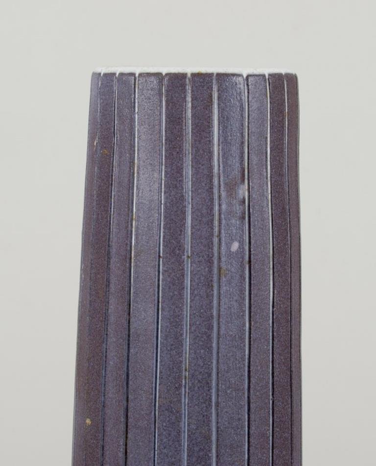 Scandinavo moderno Ingrid Atterberg per Upsala Ekeby. Vaso in ceramica 